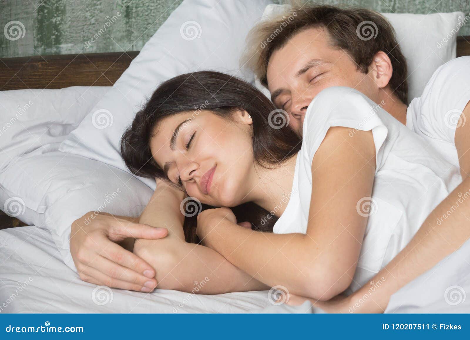 В одной постели с спящим мужем
