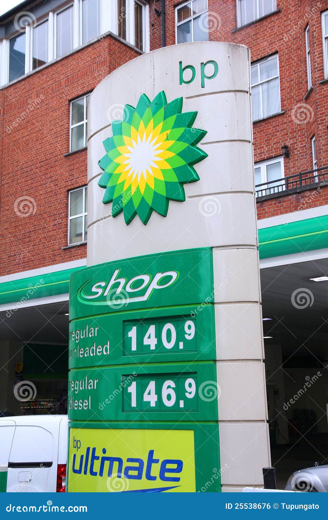 BP Gas Station Prices Editorial Photo - Image: 25538676