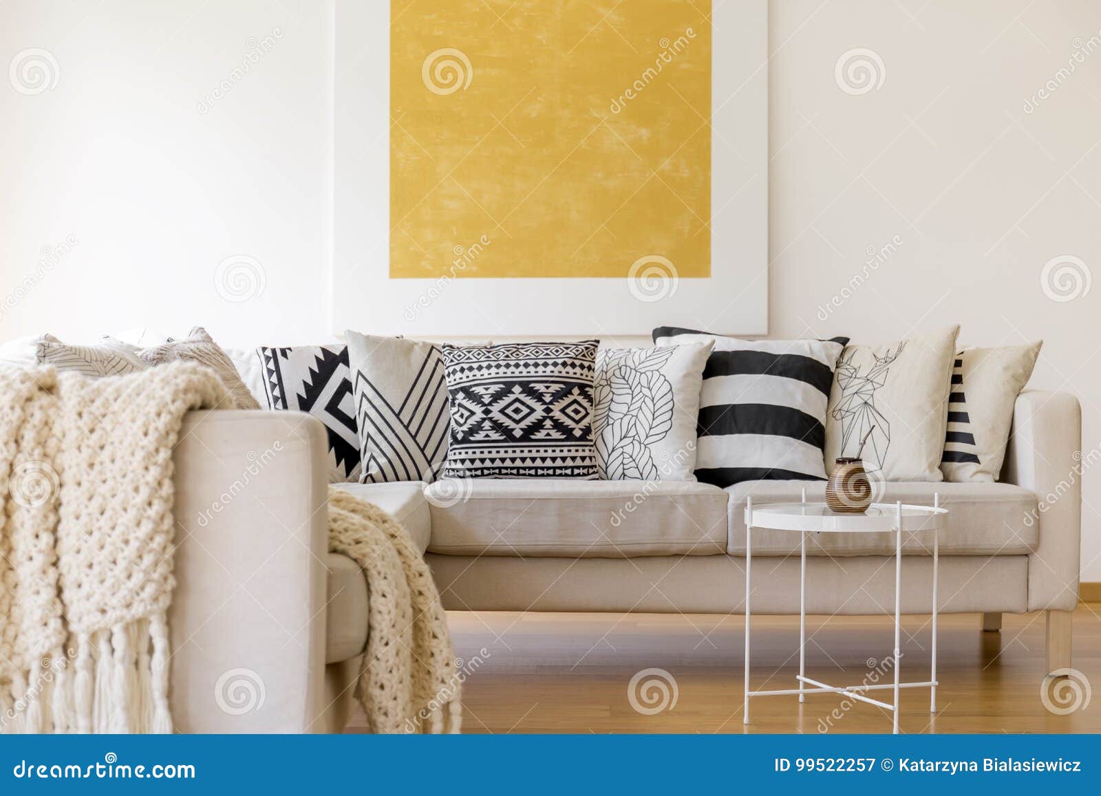 How to Decorate a Beige Couch using Throw Pillows