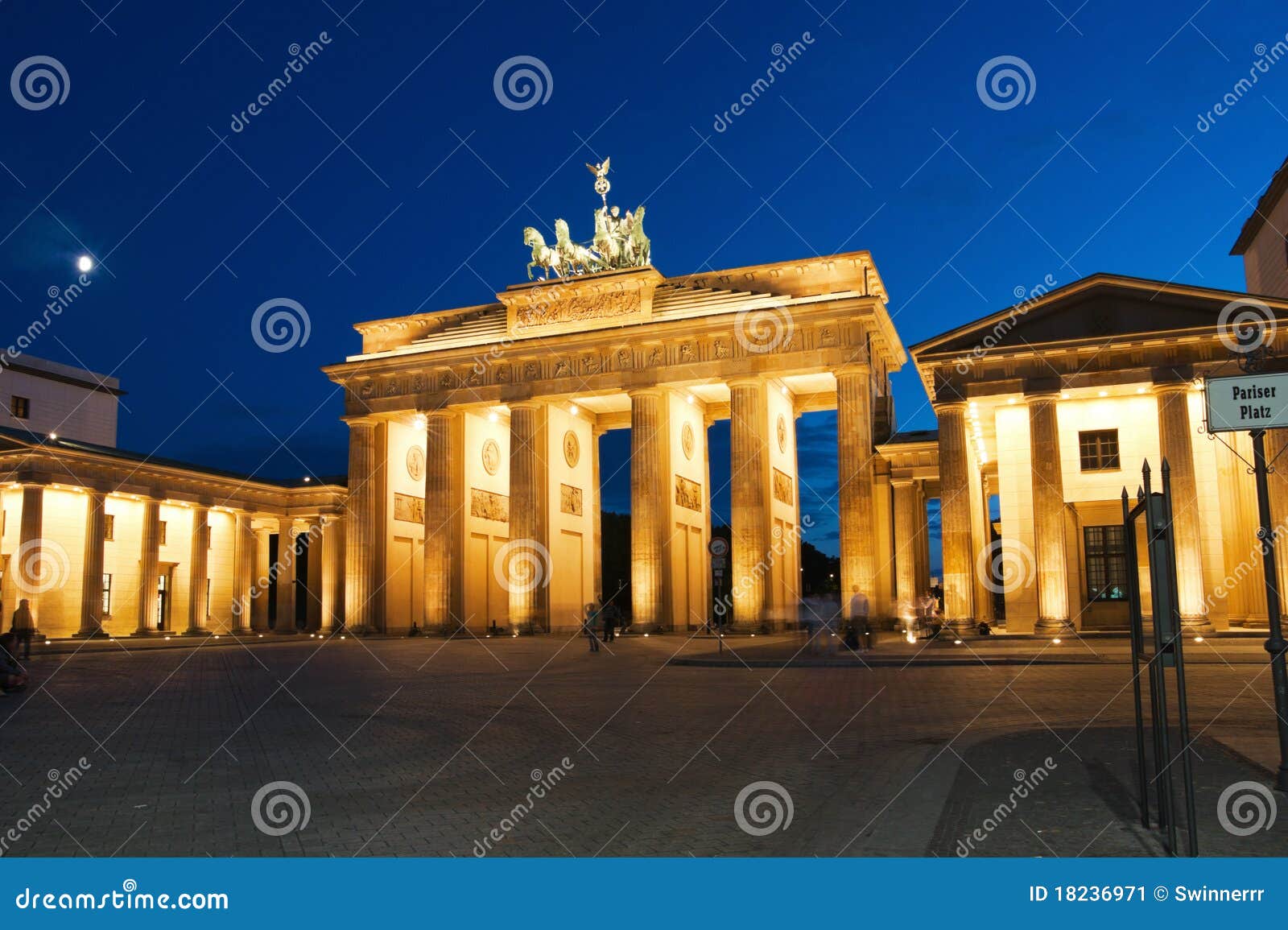 brandenburg gate in berlin