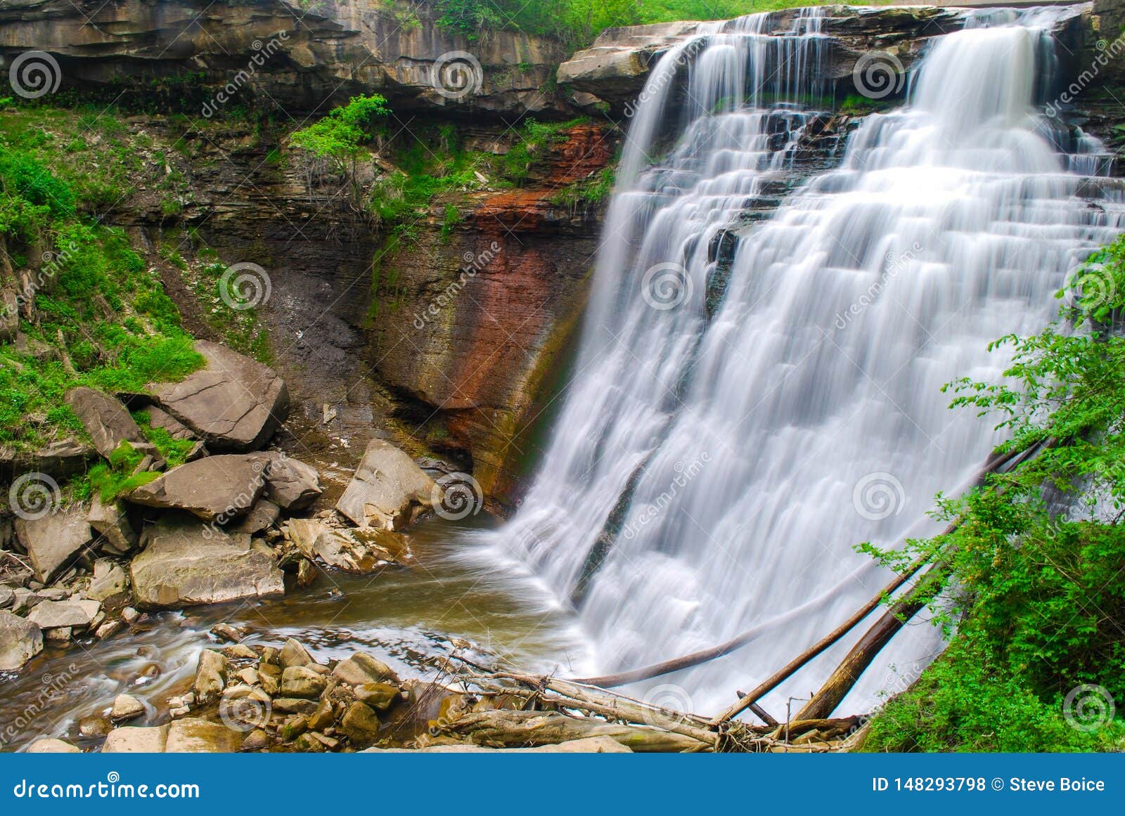 brandywine falls in summer green forest of cuyahoga  valley national park