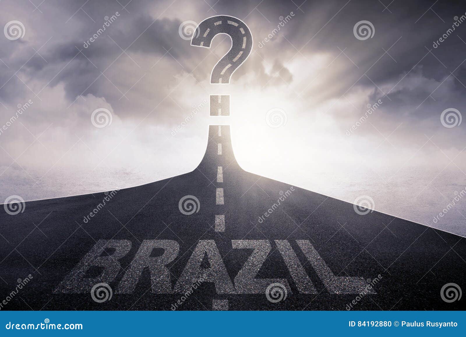 Brasil Escrito Na Estrada Com Um Ponto De Interrogação Foto de Stock - Imagem de idéia, asfalto: 84192880