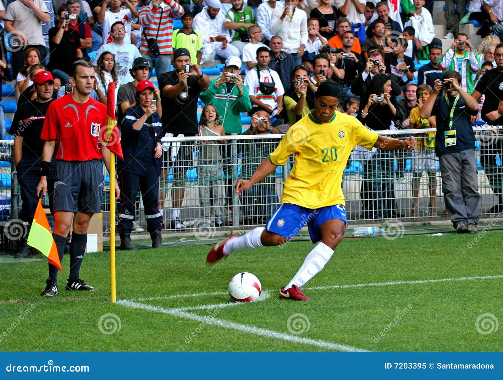 Brasil Vs Algeria Editorial Image Image Of Algerie Football 7203395