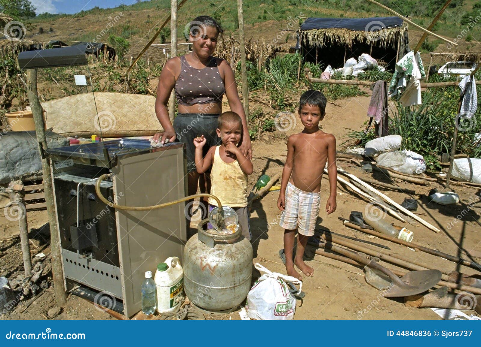 Brasilianische Armut Fur Mutter Mit Kindern Redaktionelles Foto Bild Von Fur Armut
