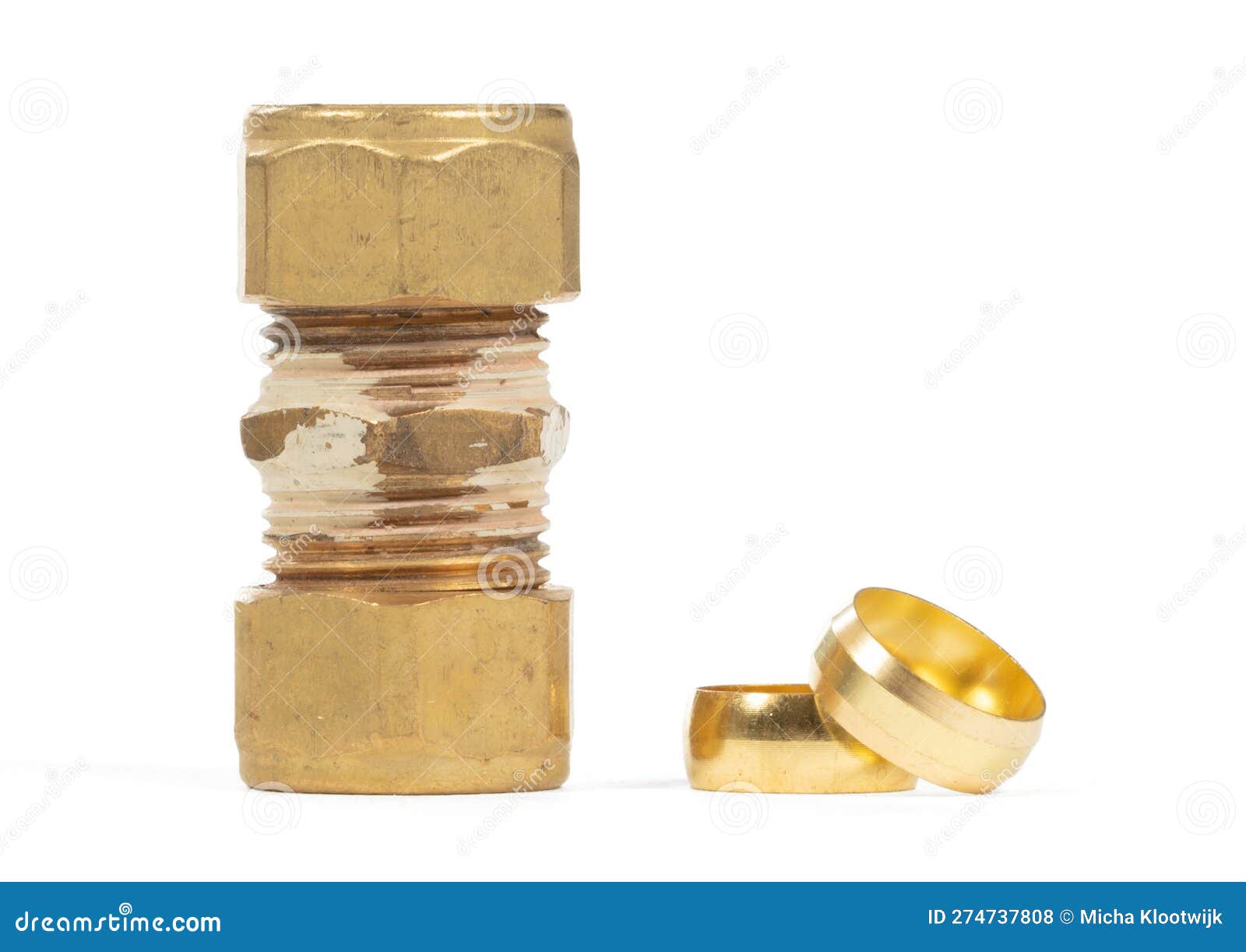 Brass Fitting for Plumbing Pipes, Connector for Two Different Sizes