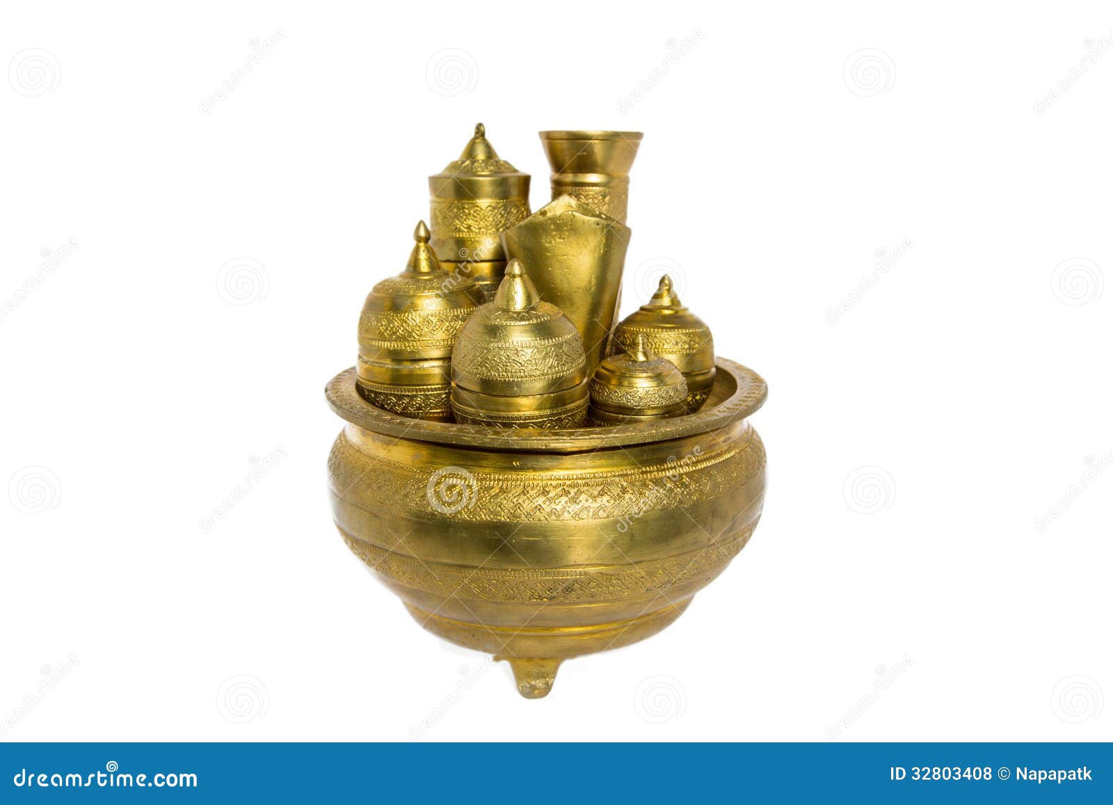 Brass Kitchenware stock photo. Image of bronze, domestic 32803408
