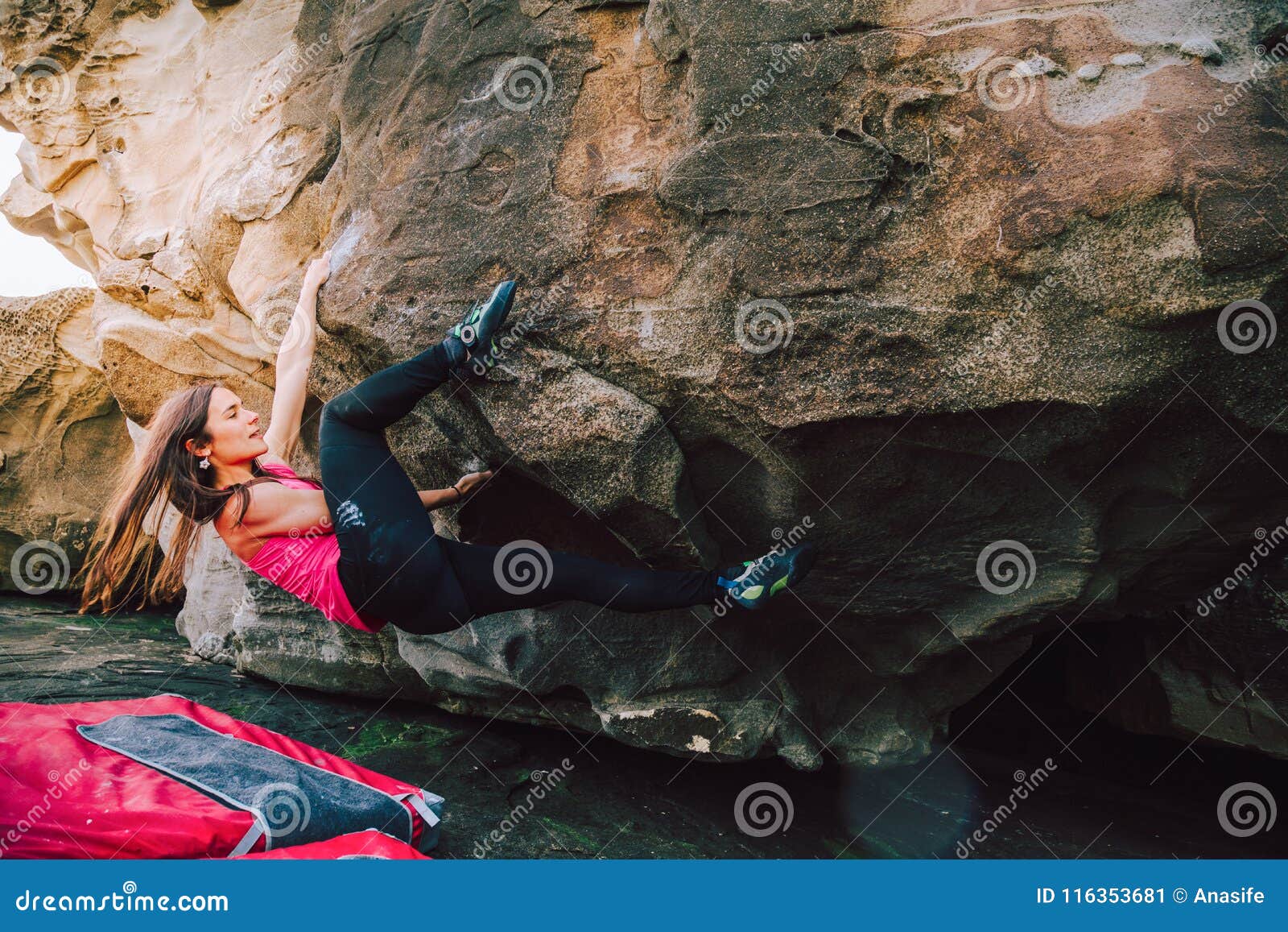Brave Young Rock Climber Woman Stock Image Image Of Effort Country