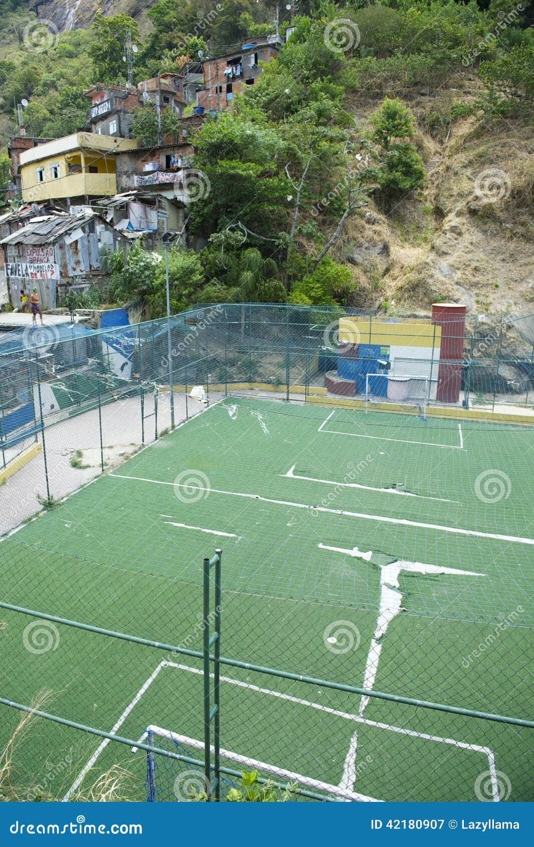 FH - A football pitch for the Jacarezinho favela