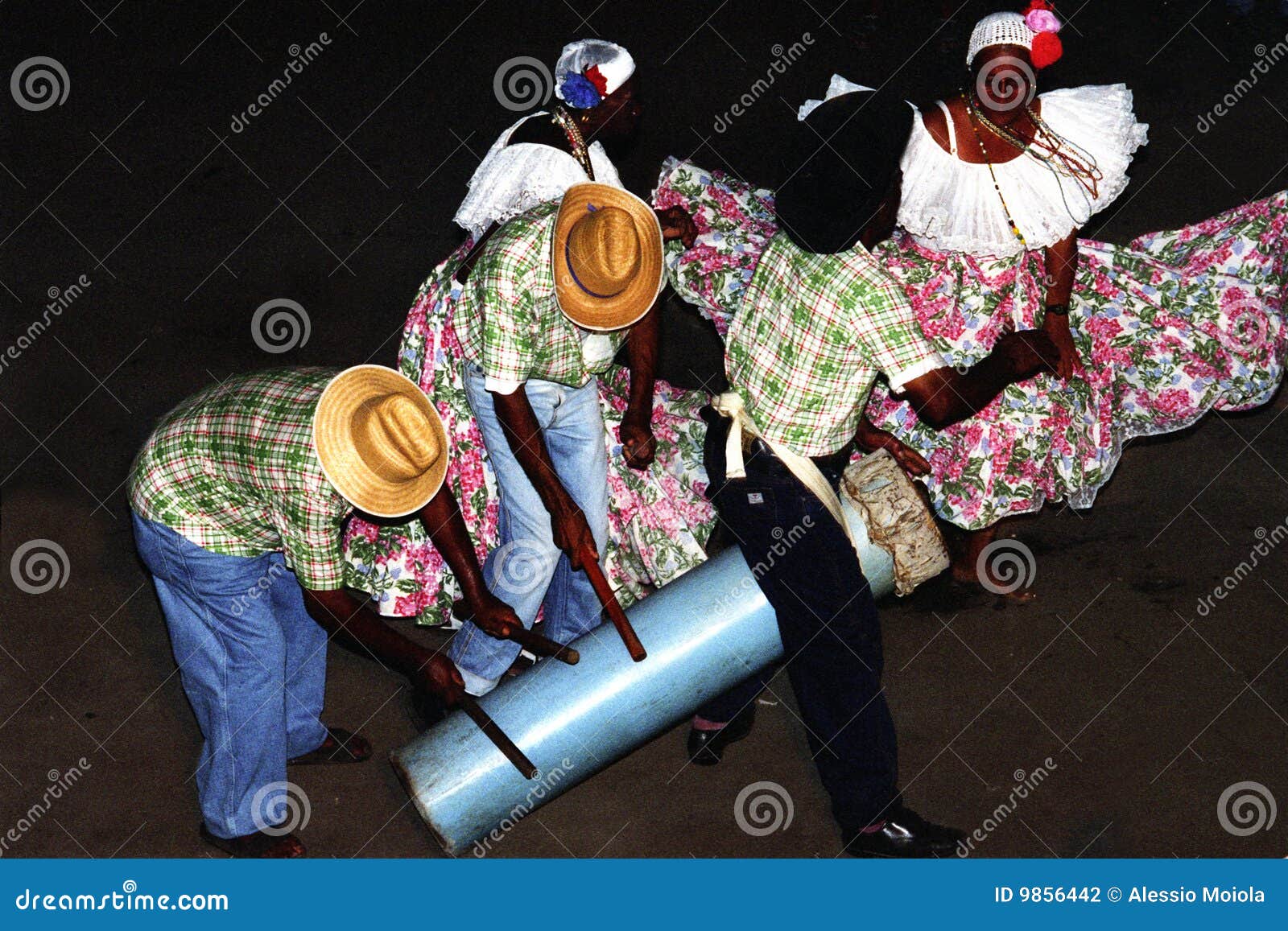 Brazilian folk dance editorial photography. Image of group 9856442