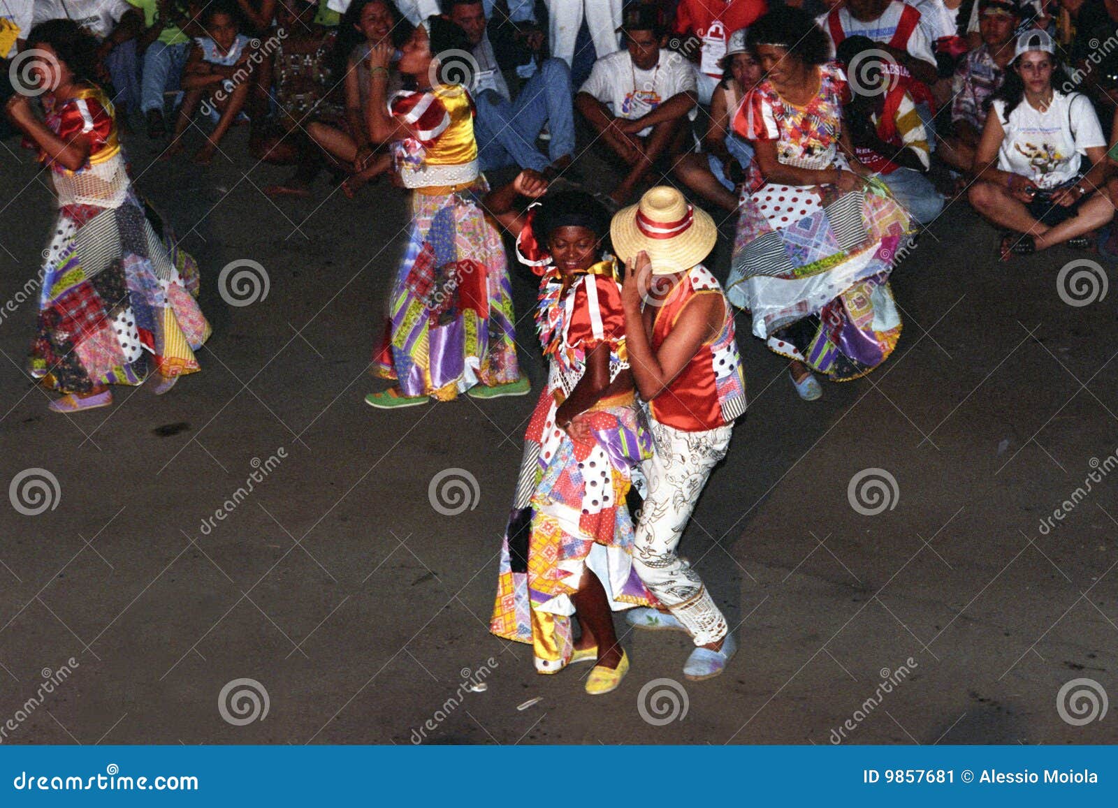 Brazilian folk dance editorial photo. Image of feathers 9857681