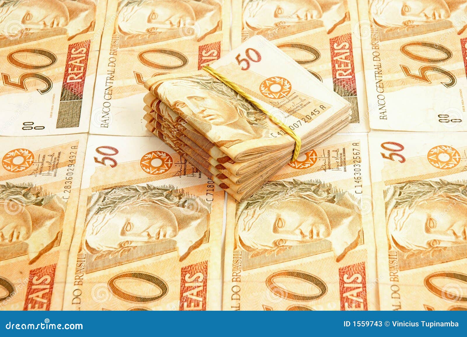 https://thumbs.dreamstime.com/z/brazilian-money-1559743.jpg