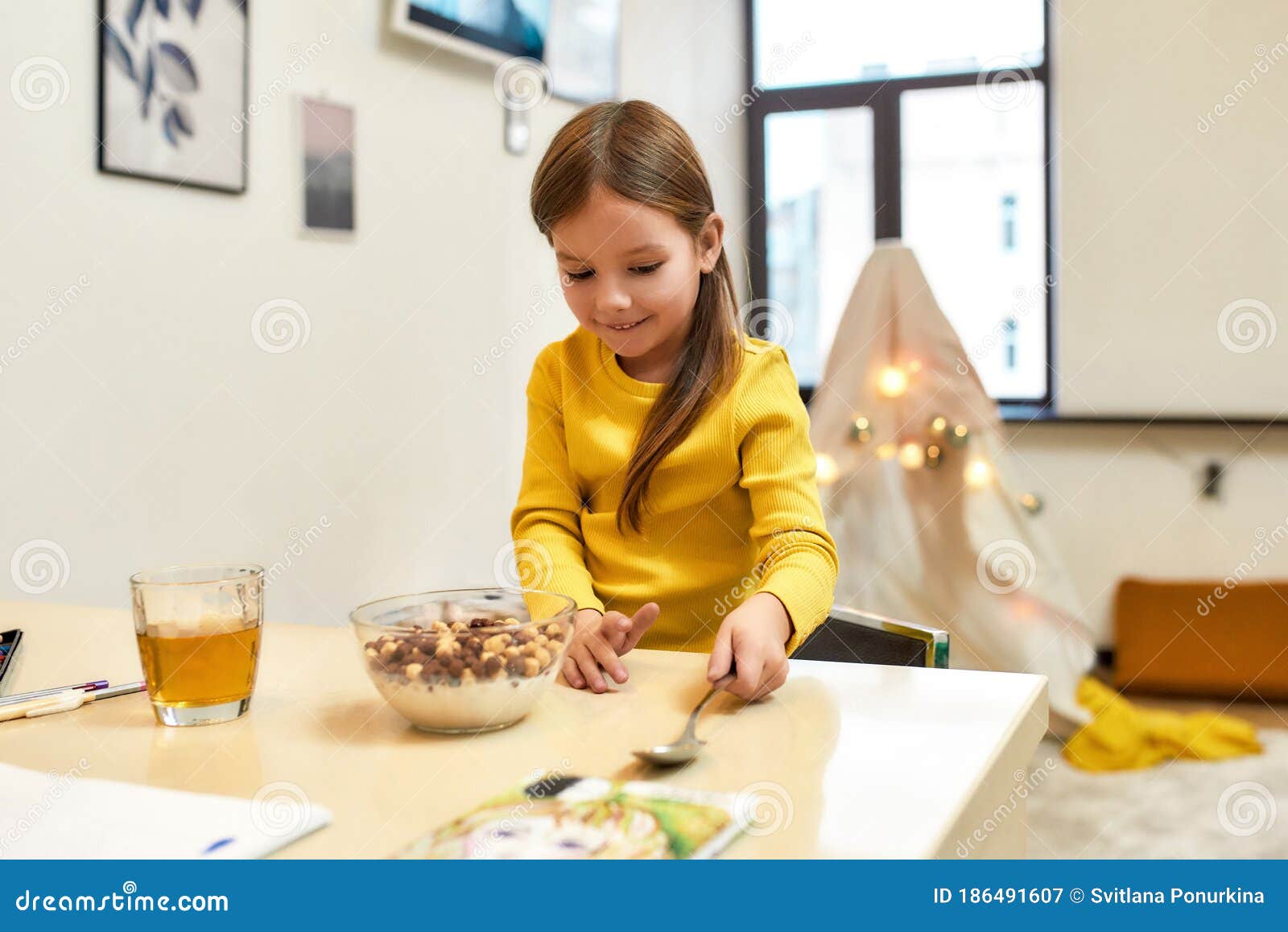 The Breakfast Of Champions Caucasian Cute Little Girl Going To Eat Cereal Balls With Milk For Her Breakfast Or Lunch Stock Image Image Of Juice Lifestyle