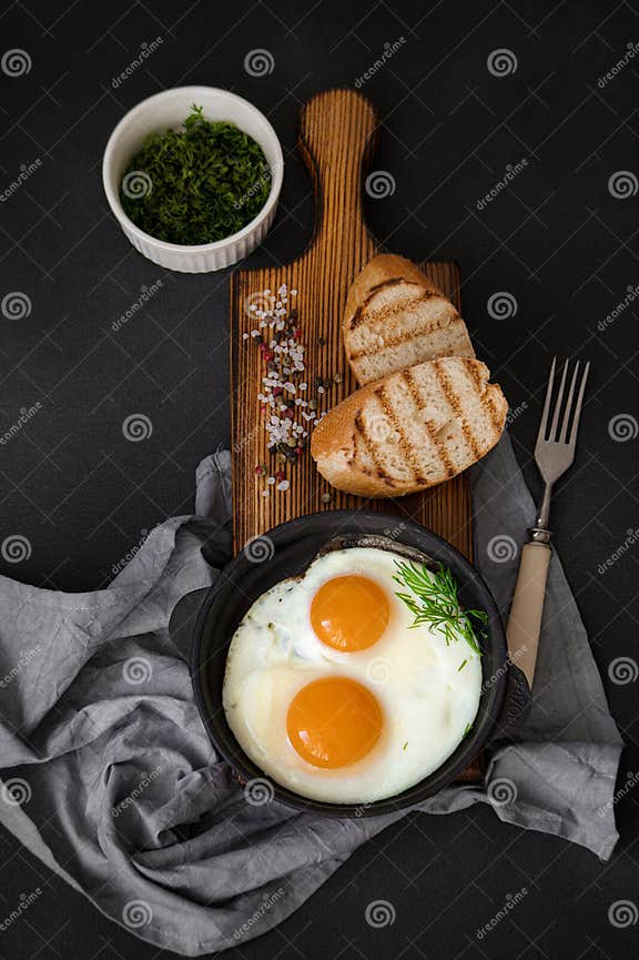Breakfast Fried Eggs with Bread Stock Image - Image of bread, breakfast