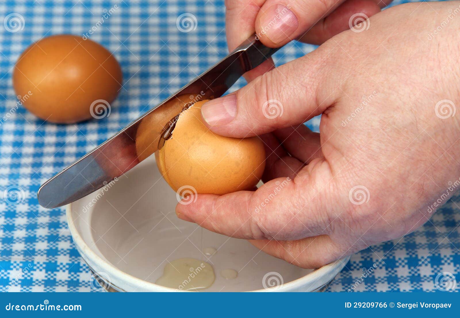 Breaking the egg. stock photo. Image of fresh, breakfast 29209766