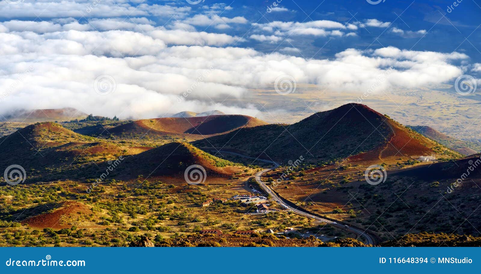 breathtaking view of mauna loa volcano on the big island of hawaii