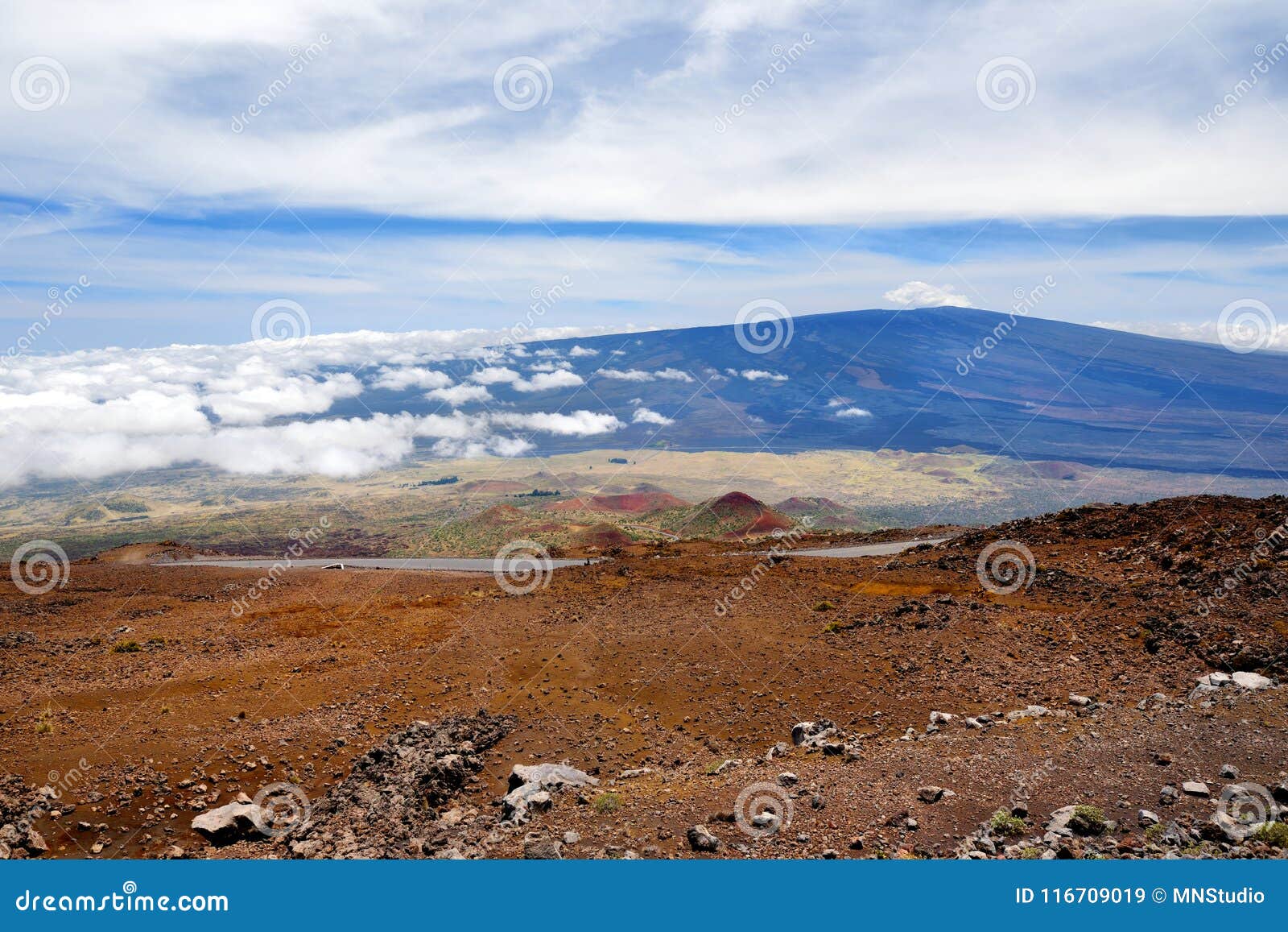 breathtaking view of mauna loa volcano on the big island of hawaii