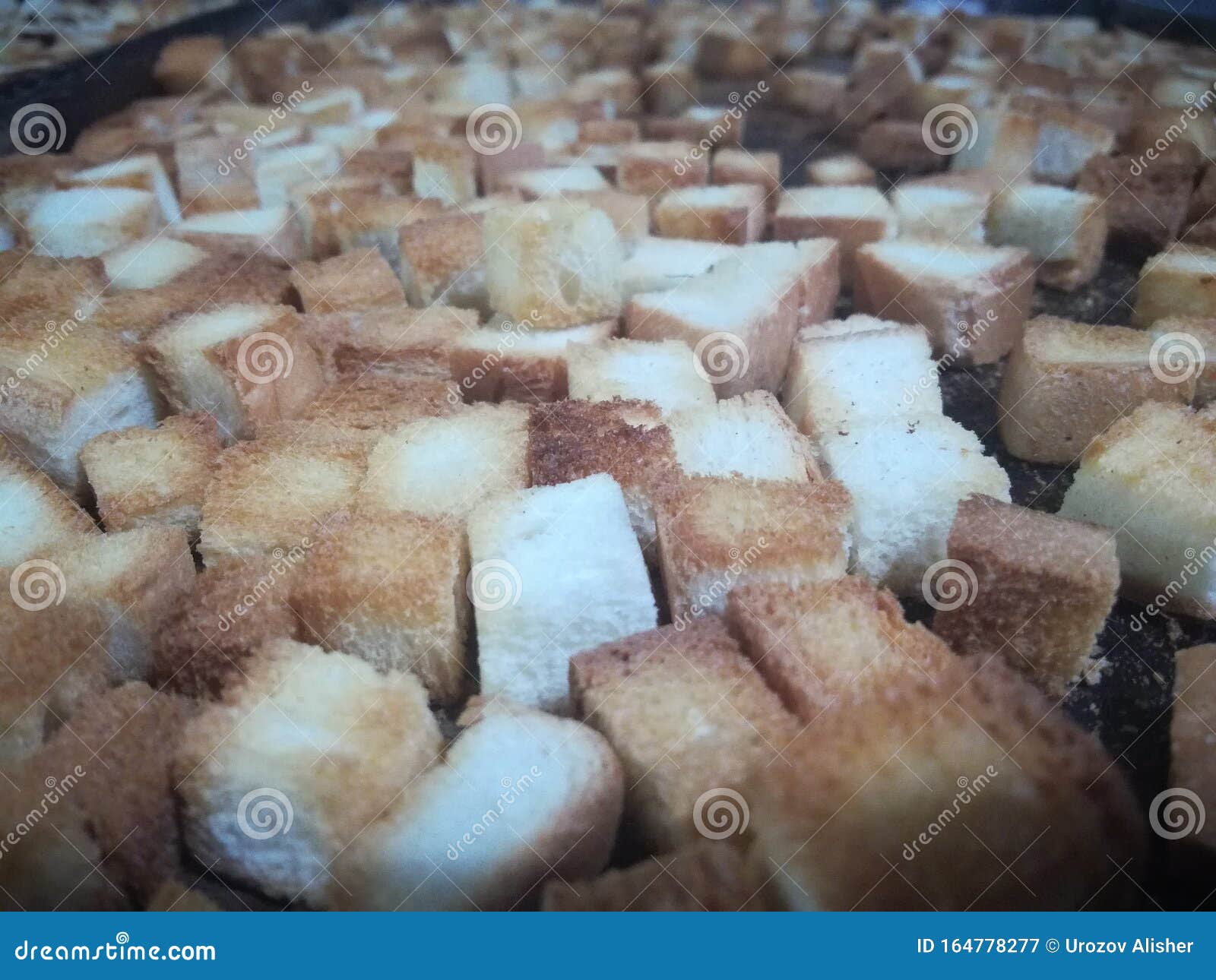 Bred, gold, hot, fast stock image. Image of gold, fast 164778277