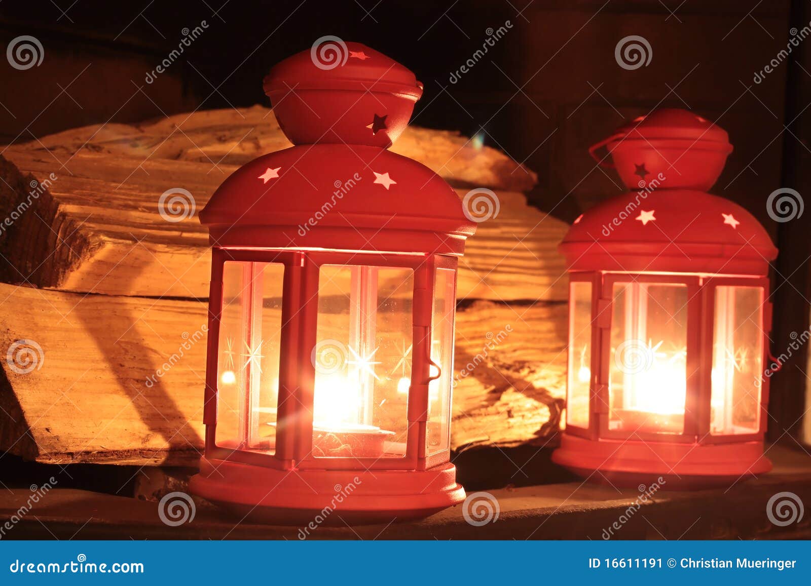 Brennende rote Laternen stockbild. Bild von feier, bayerisch 16611191