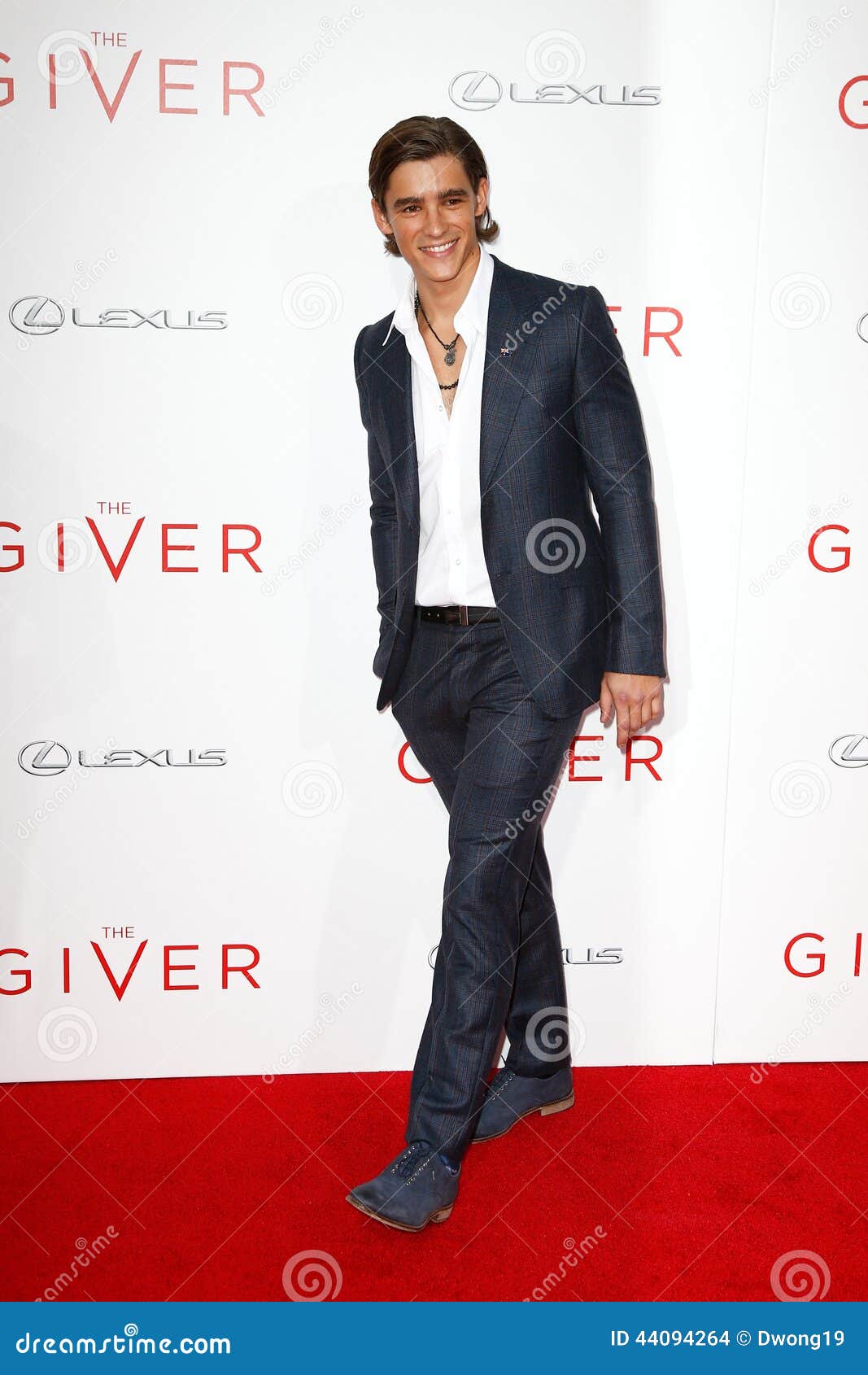 Brenton Thwaites 编辑类库存图片. 图片 包括有 新建, 地毯, 齐格费尔德, 电影, 影片 44094264