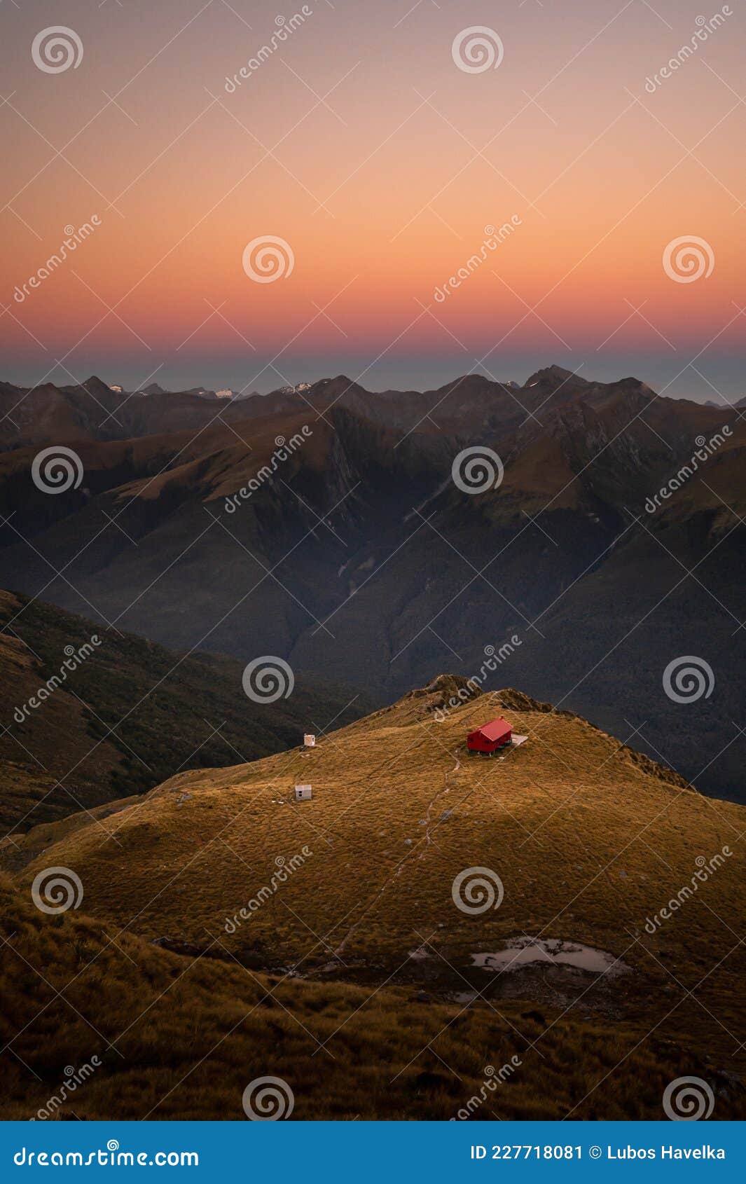 brewster hut in new zealand