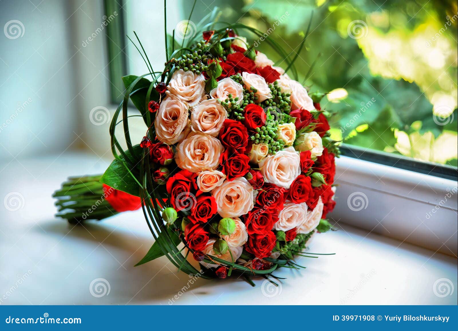 Bridal bouquet stock photo. Image of bouquet, flowers - 39971908