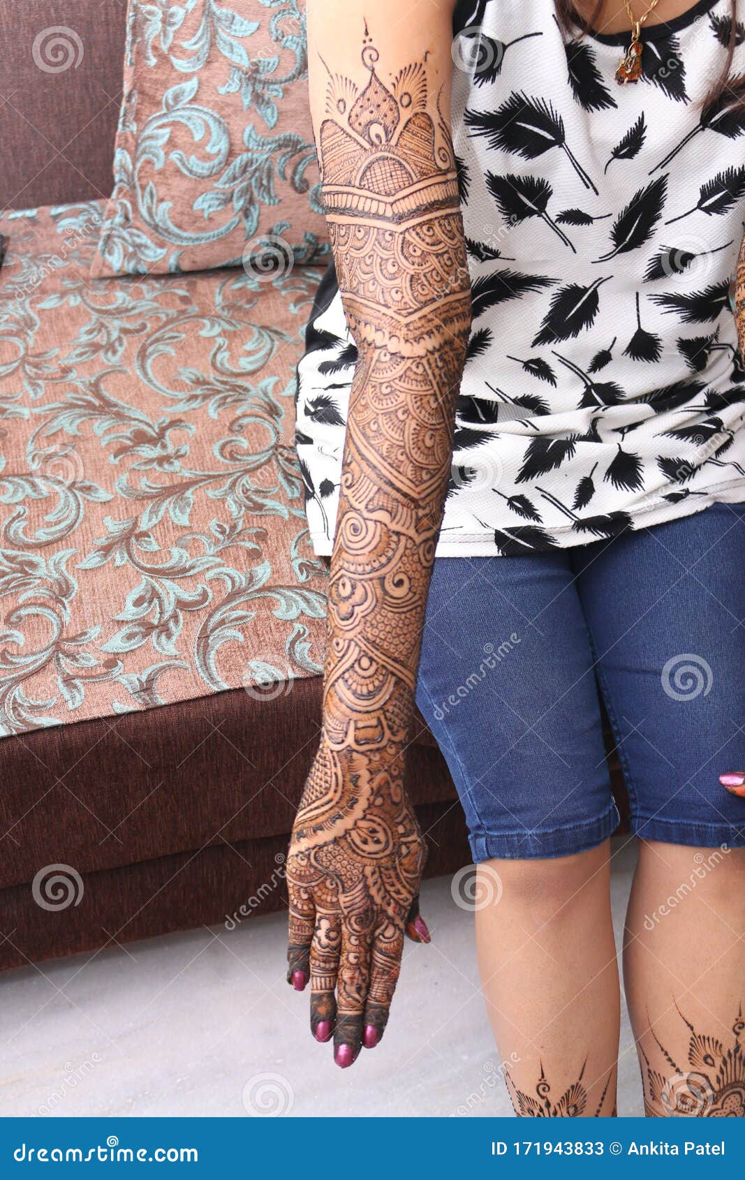 Bridal Hand Mehendi of an Indian Bride Stock Image - Image of ...