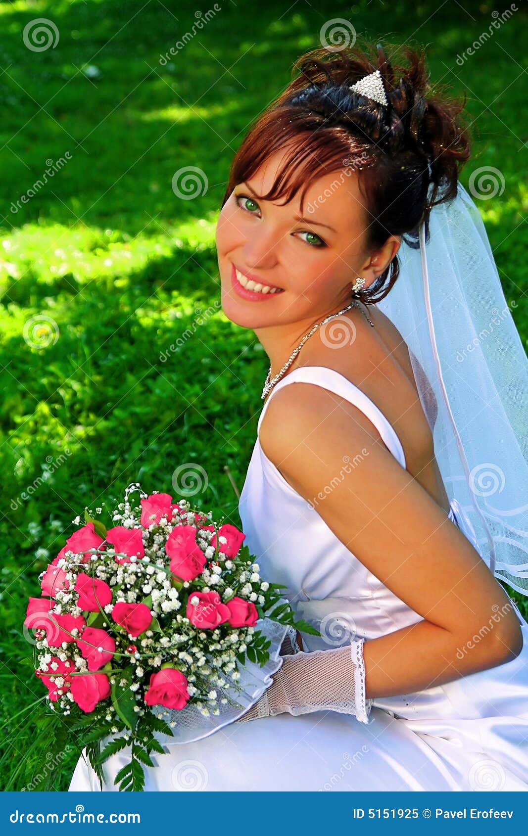 Bride with the Bunch of Flowers Stock Image Image of flowers, bunch 5151925