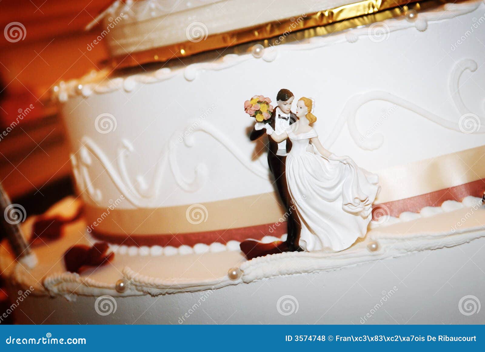Bride & Groom on Wedding Cake Stock Photo Image of detail, dessert