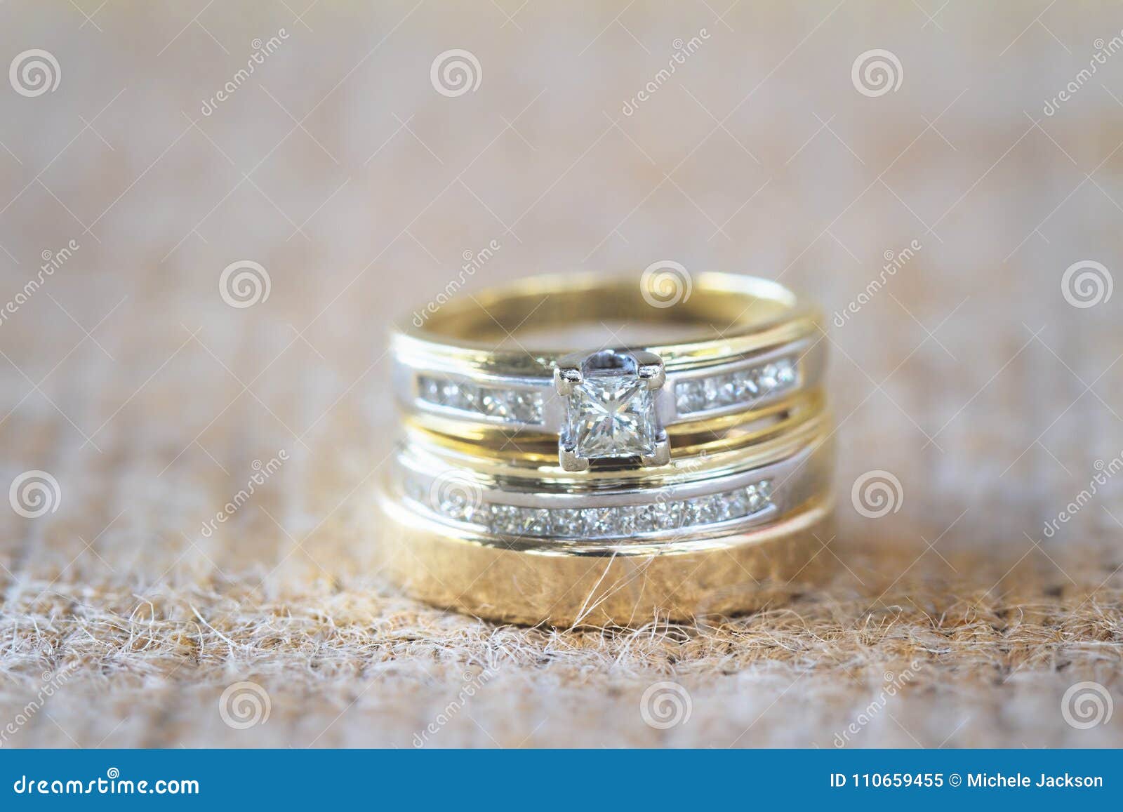 Bride and Groom Wedding Ring Set Stock Image - Image of matching
