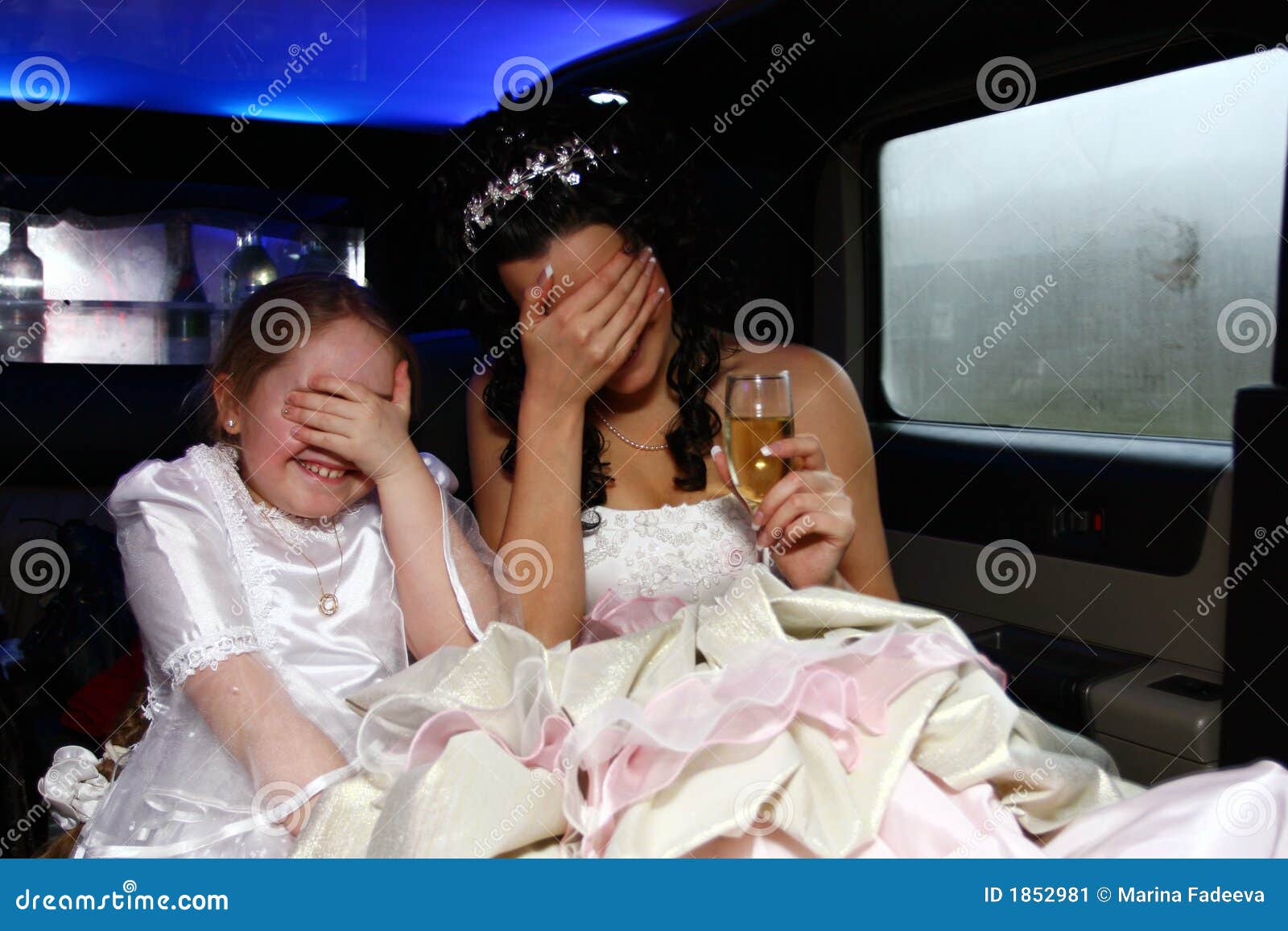 bride and little girl