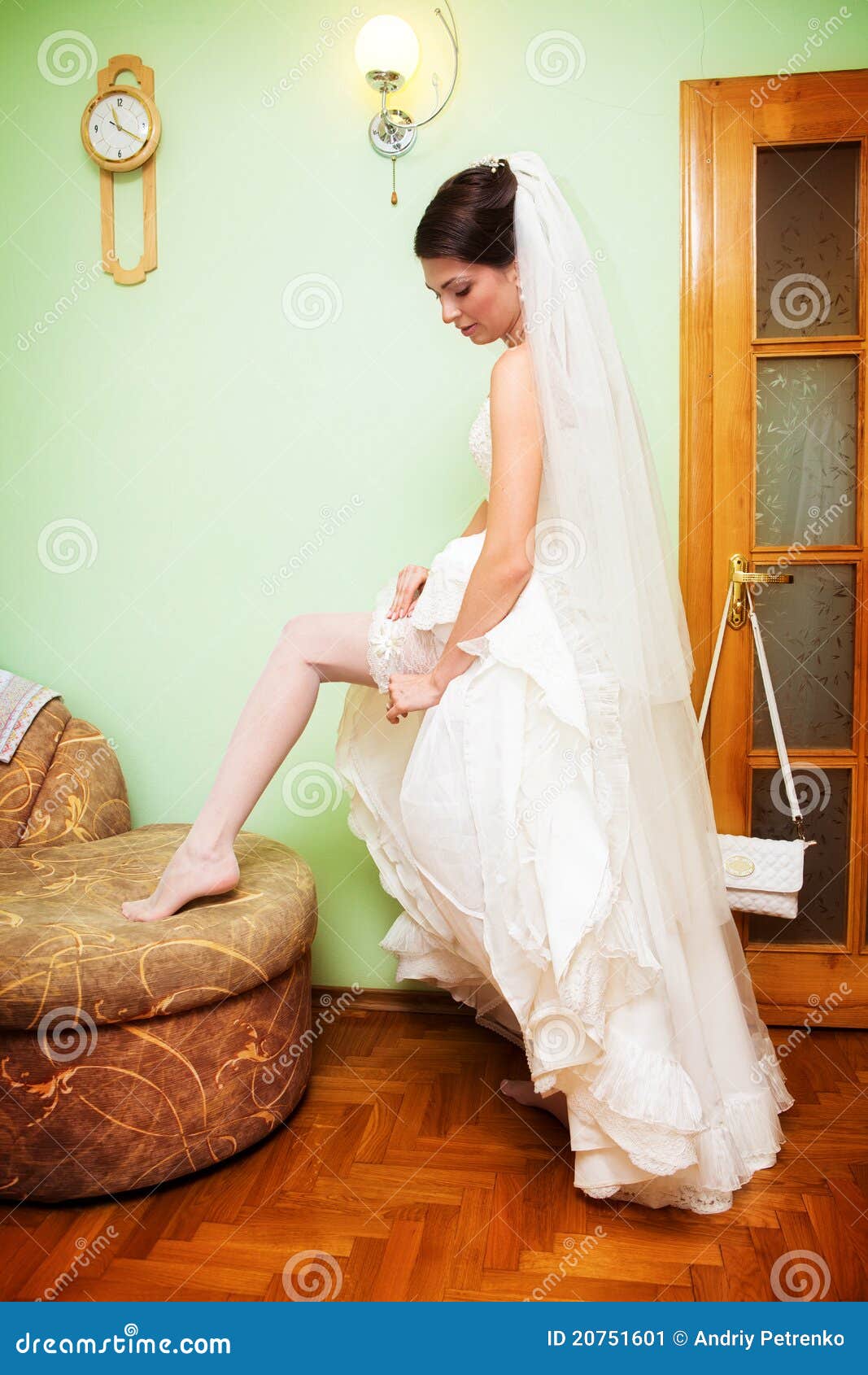 Bride S Leg with White Garter Stock Image Image of women, accessory