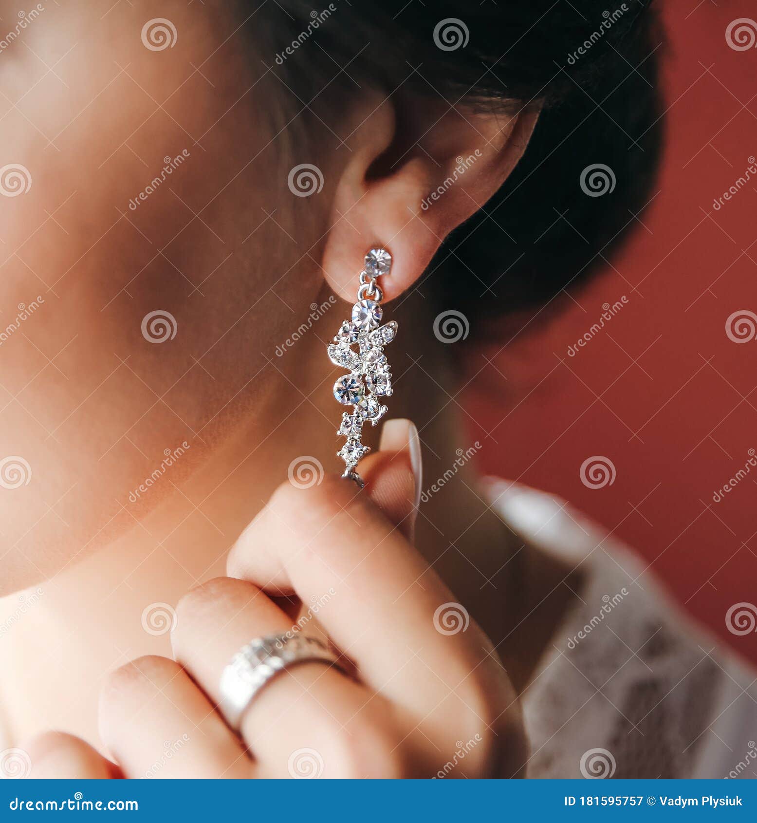 SK1529 Bling Stone Skull Earrings Silver Tone Imitation Diamonds Post |  Heavy Metal Jewelry