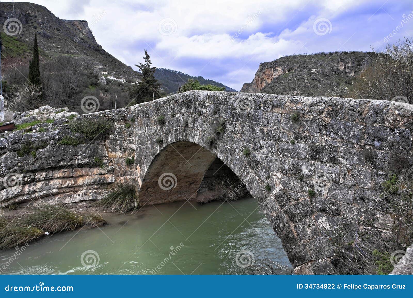 https://thumbs.dreamstime.com/z/bridge-colomera-roman-road-very-good-state-34734822.jpg