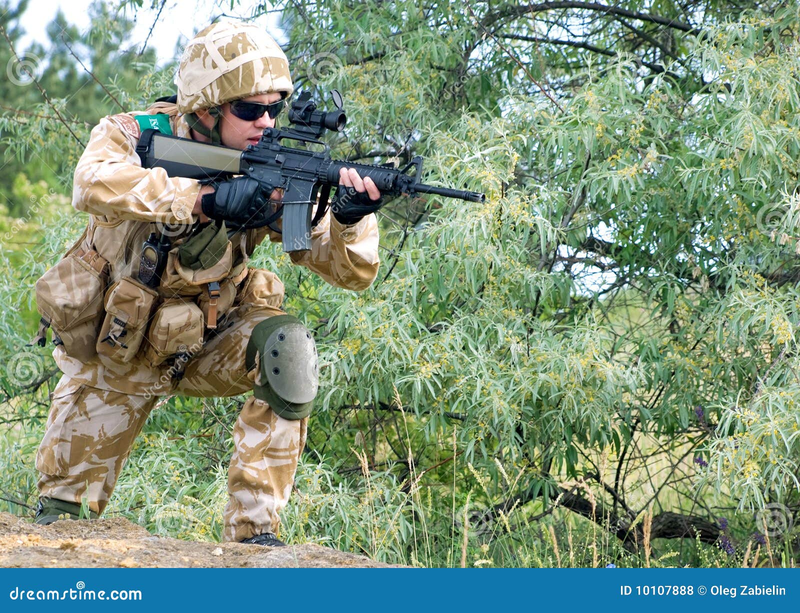 British soldat. Likformig för soldat för uppgiftsbritish kamouflage