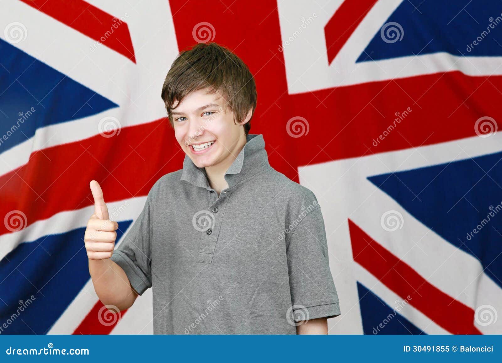 Britain's young. Мальчик с британским флагом. Английский мальчик. Подросток из Англии. Мальчик в Великобритании.