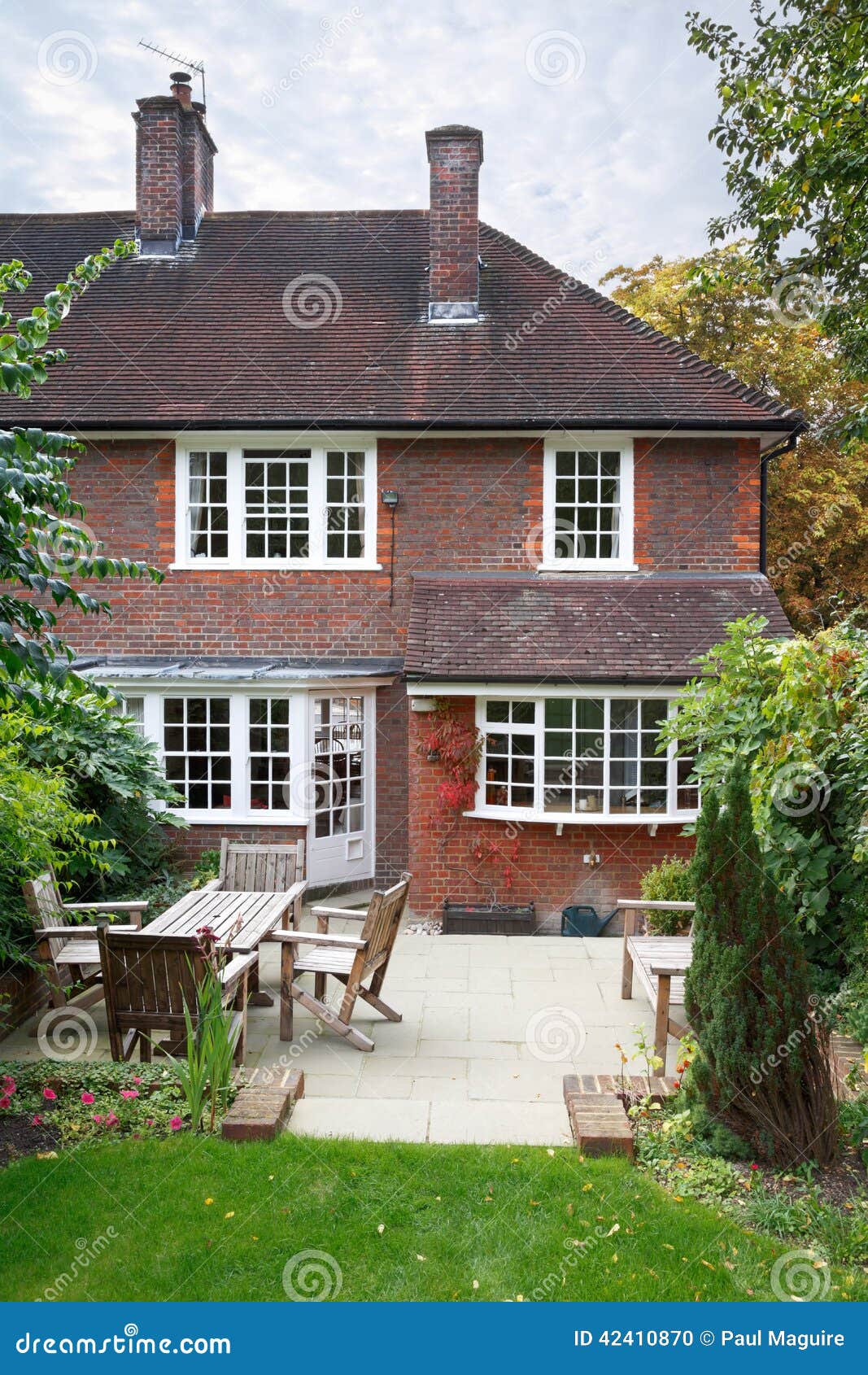 Brits huis stock foto. Image of vlagsteen, huizen, historisch 42410870