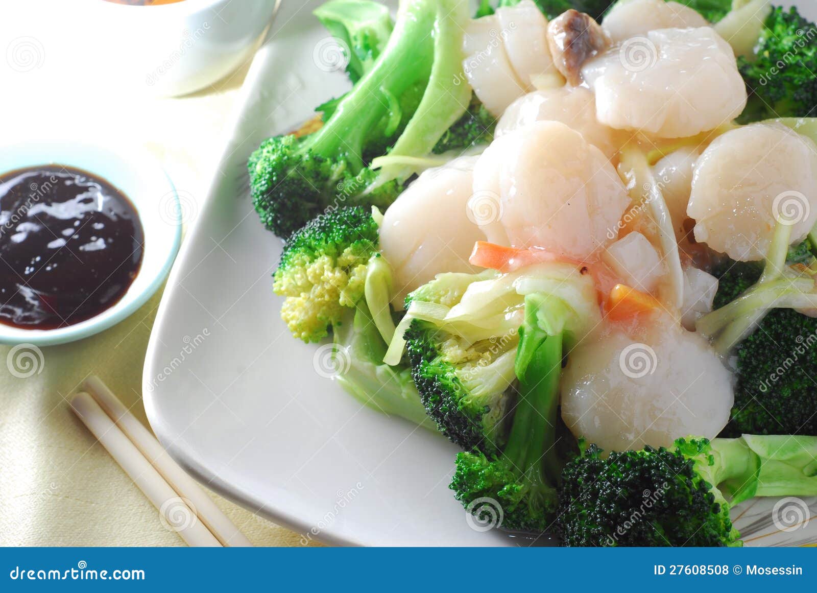 Broccoli scallop stock photo. Image of sauce, cook, oyster 27608508