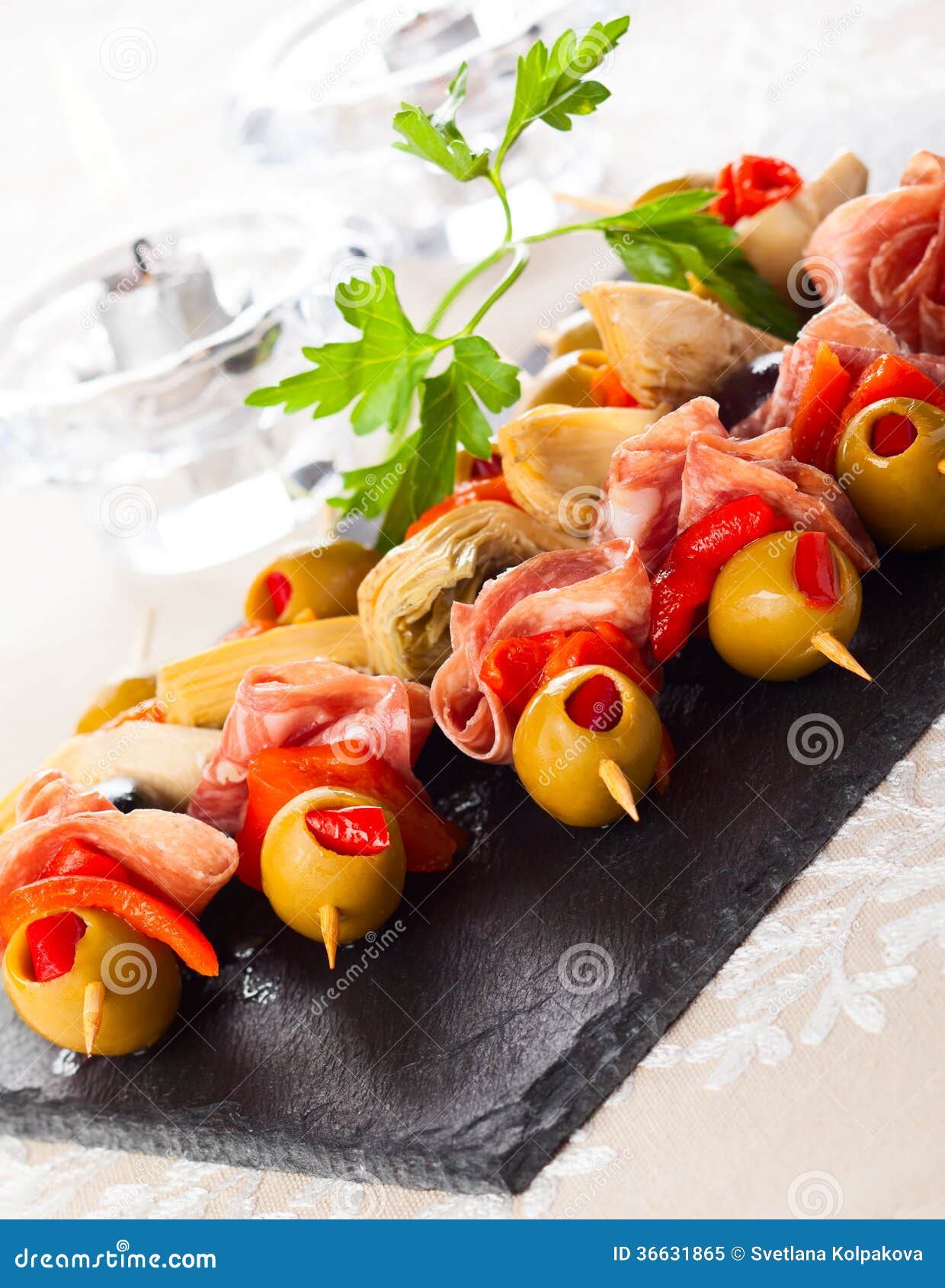 Brochettes d'Antipasti image stock. Image du cornichon 36631865