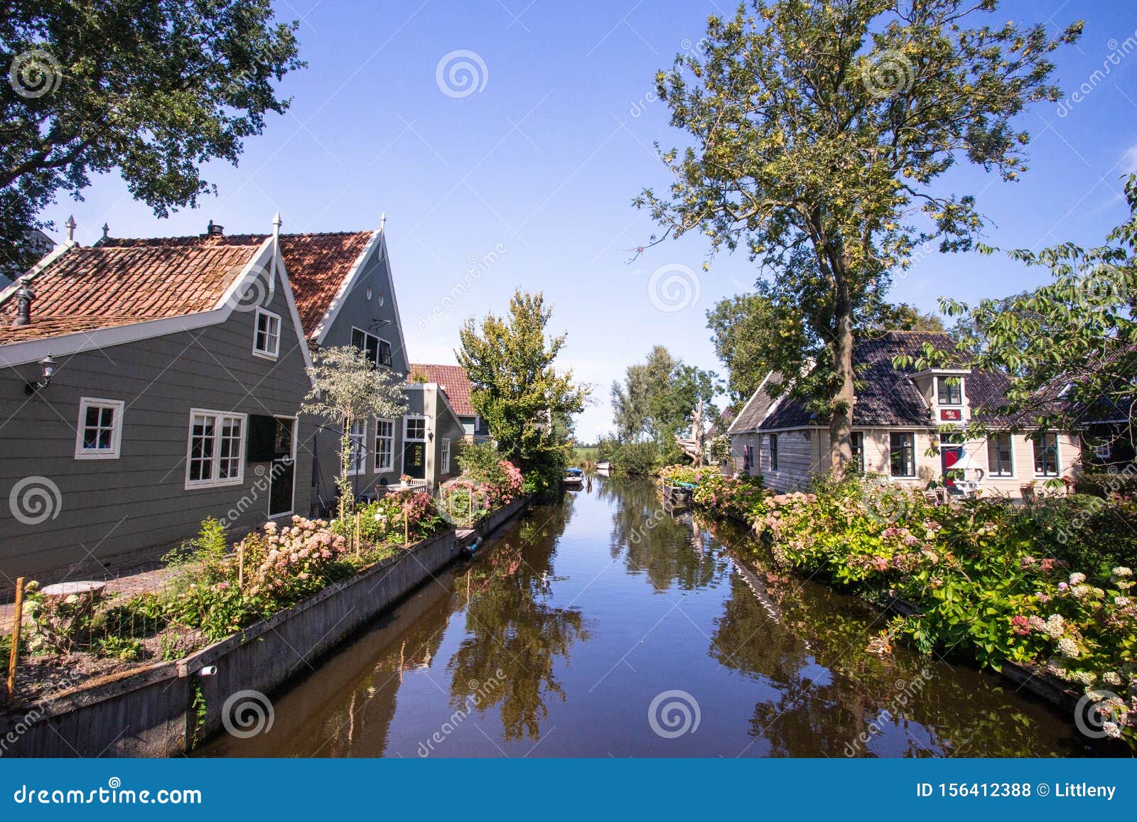 Dorp Broek Waterland Nederland Foto's - gratis en royaltyvrije stockfoto's  uit Dreamstime