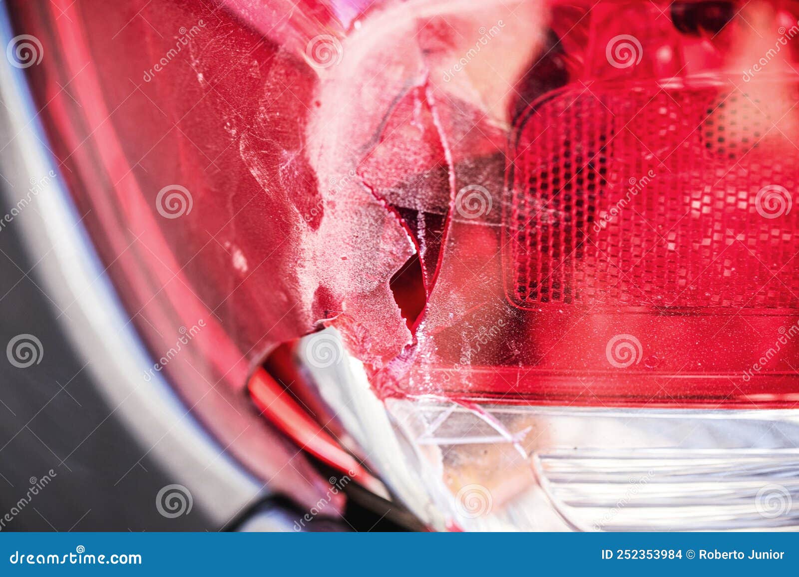 Broken Car Headlight after Minor Collision, Need for Repair or