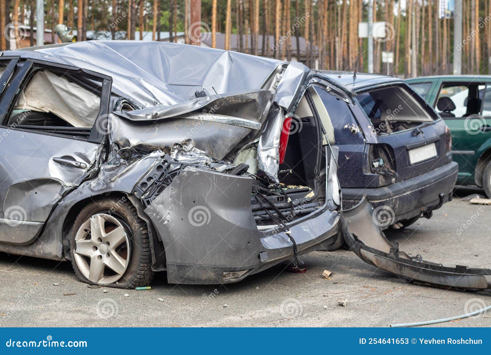 Premium Photo  Many broken cars after a traffic accident in the parking  lot of a restoration service station on the street car body damage workshop  outdoors sale of insurance emergency vehicles