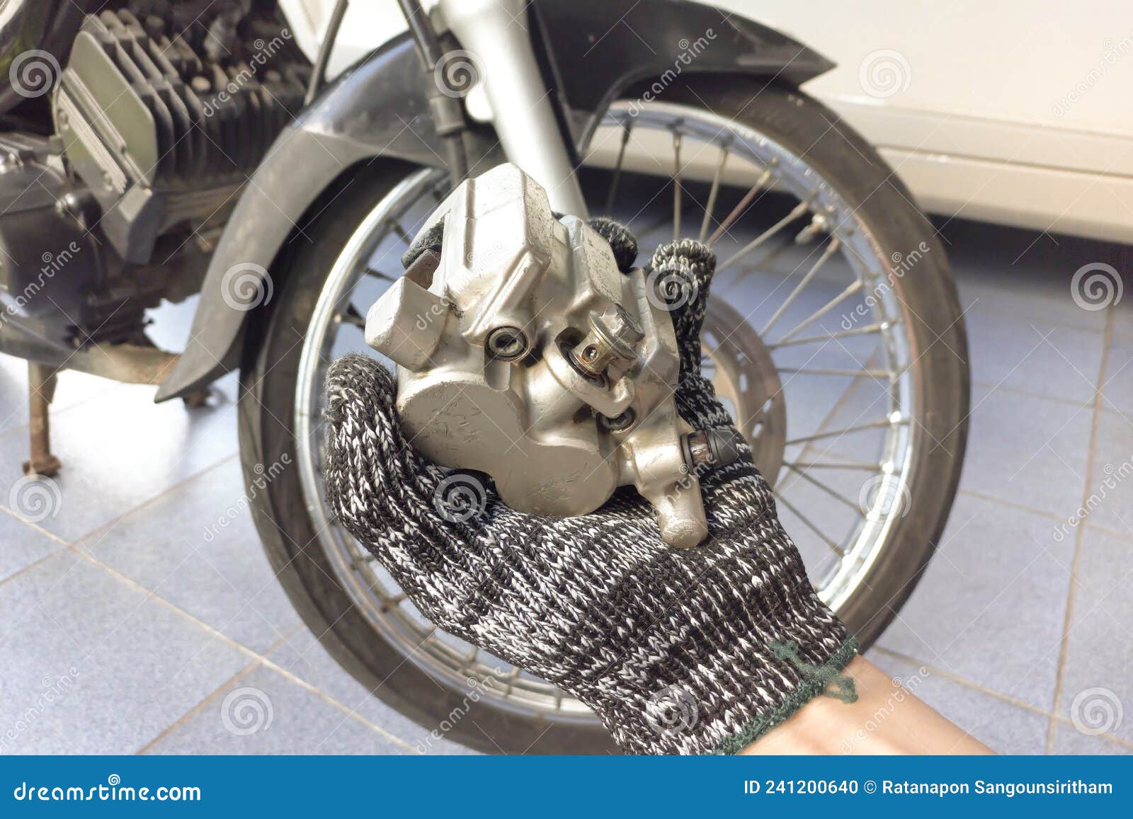 Broken Front Motorcycle Disc Brake Caliper, Motorcycle Maintenance