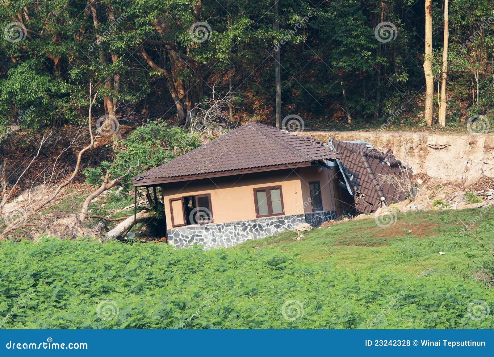 Broken house stock photo. Image of cracked, demolished 23242328