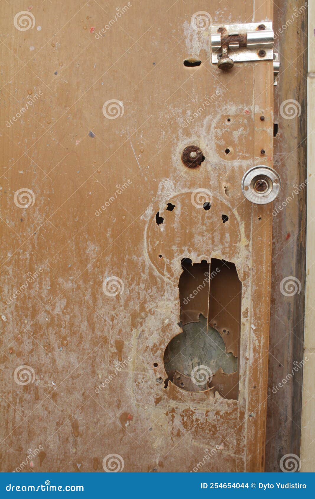 Broken Plastic Bathroom Door Stock Photo Image of brick, closeup