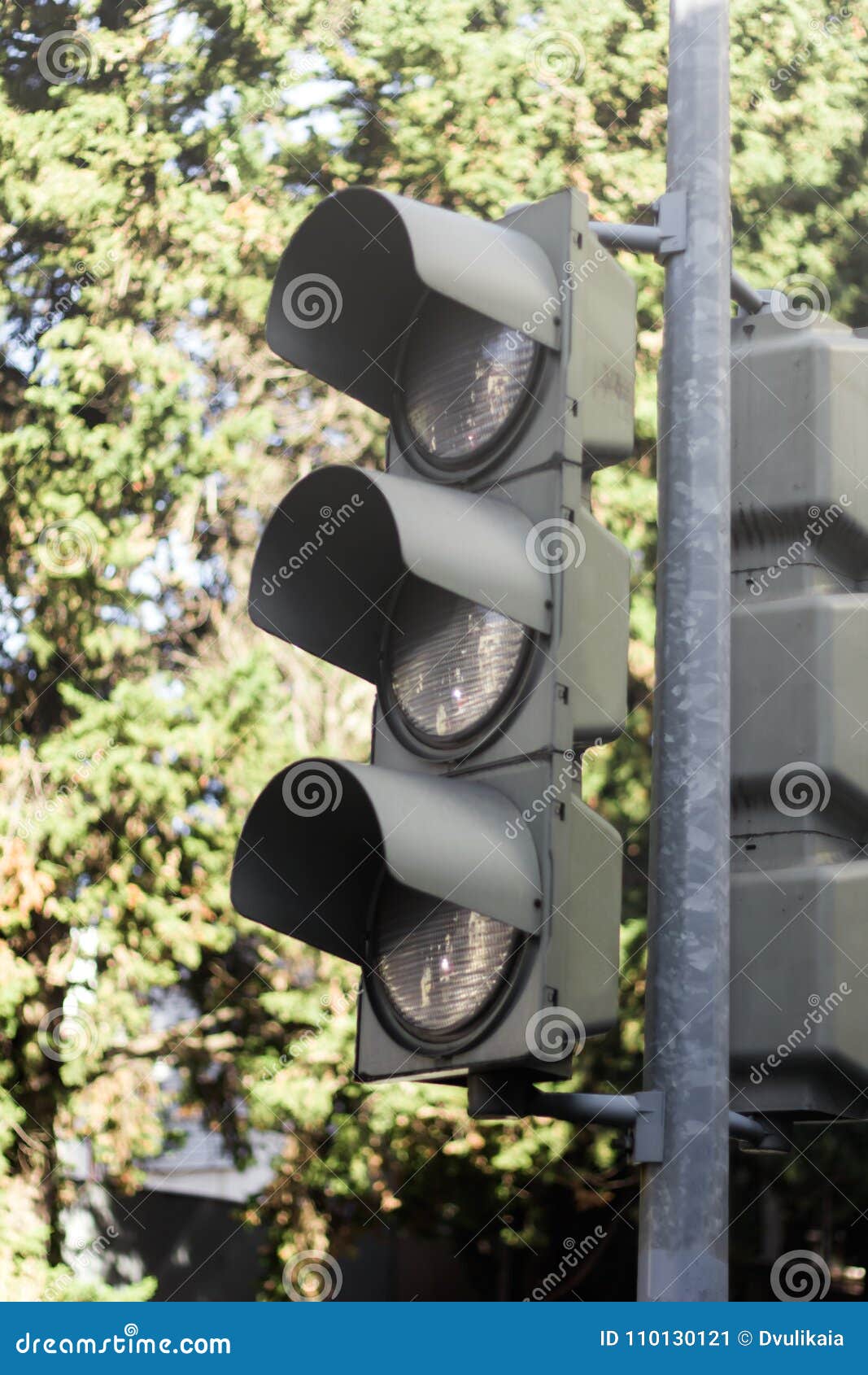Broken traffic light stock image. Image of equipment 110130121