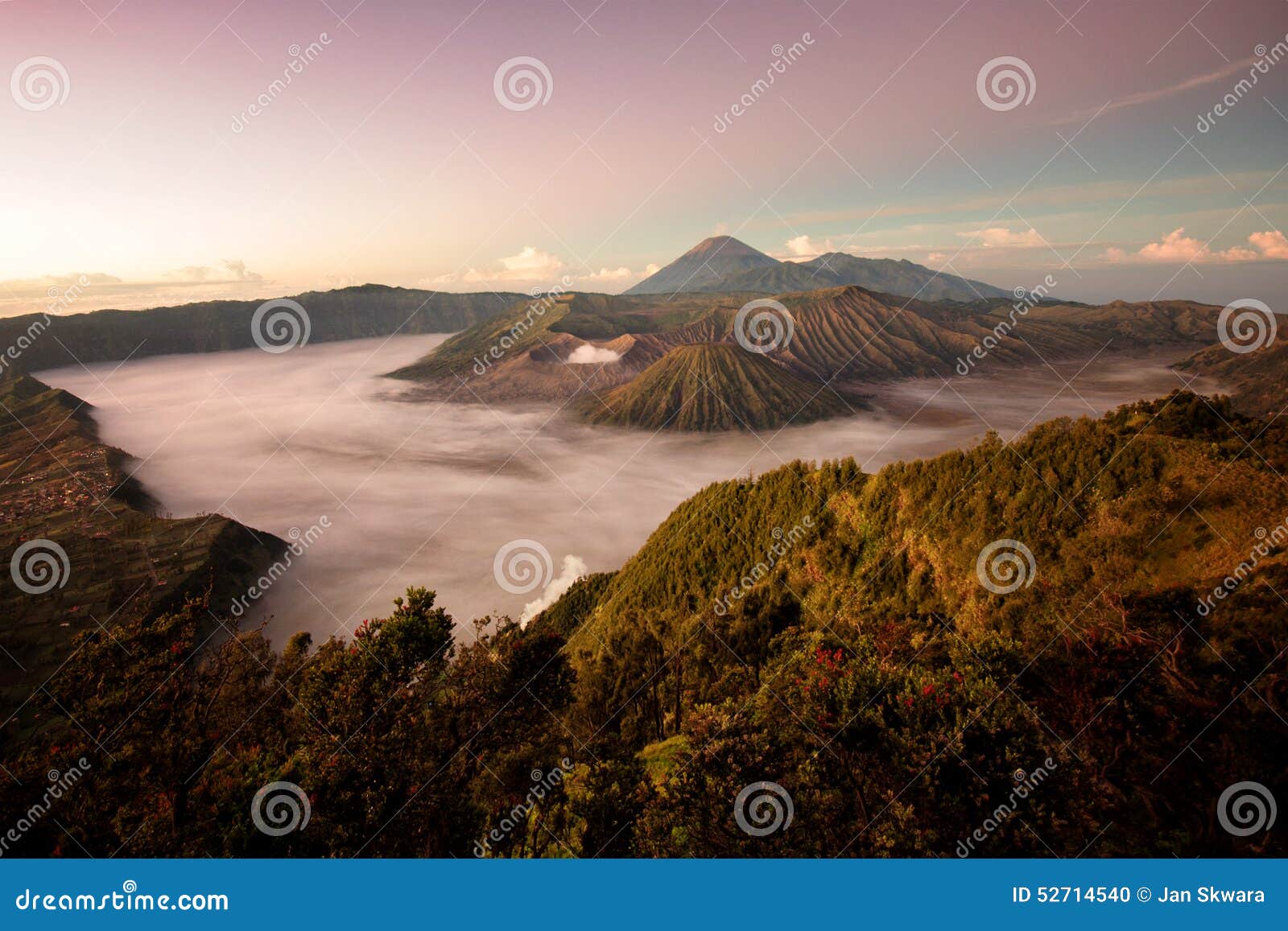 Bromo vulkan i Indonesien. Bromo vulkan, Tengger Semeru nationalpark, East Java, Indonesien