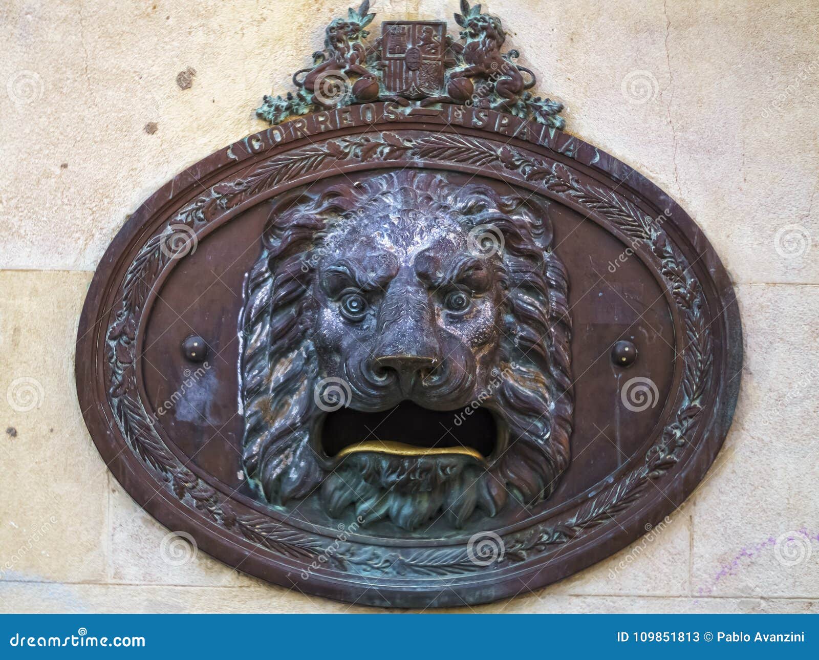 bronce lion mailbox cadiz spain
