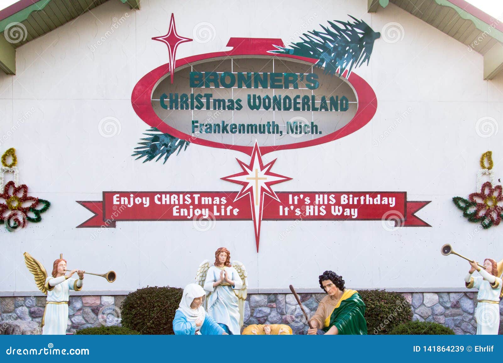 Bronners Christmas Wonderland Exterior In Frankenmuth Editorial Stock Image Image Of City Consumerism Bronners Christmas Wonderland Exterior In Frankenmuth Editorial Stock Image Image Of City Consumerism