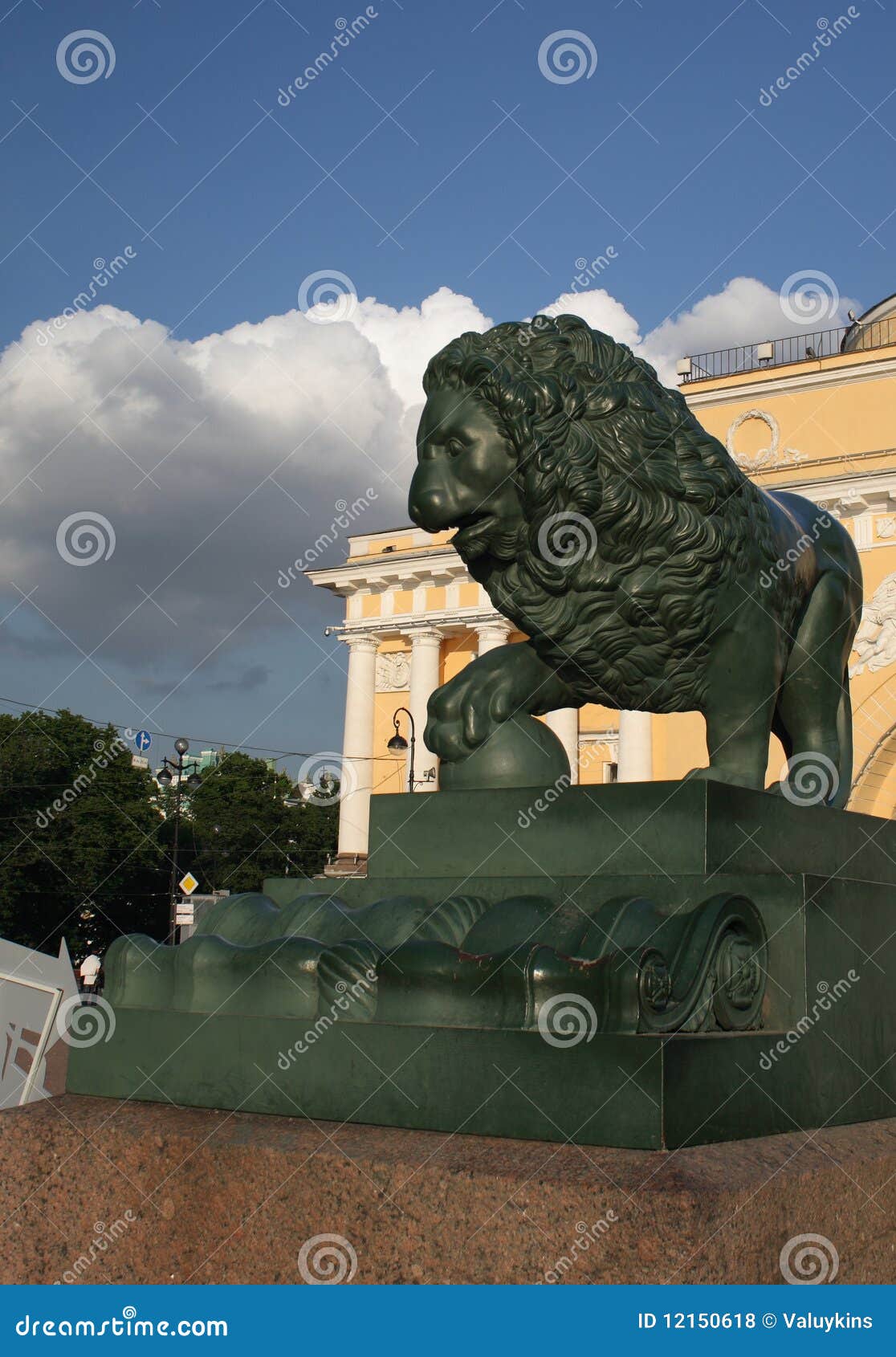 Bronze Lion In The Petersburg Stock Photo - Image of petersburg, metal