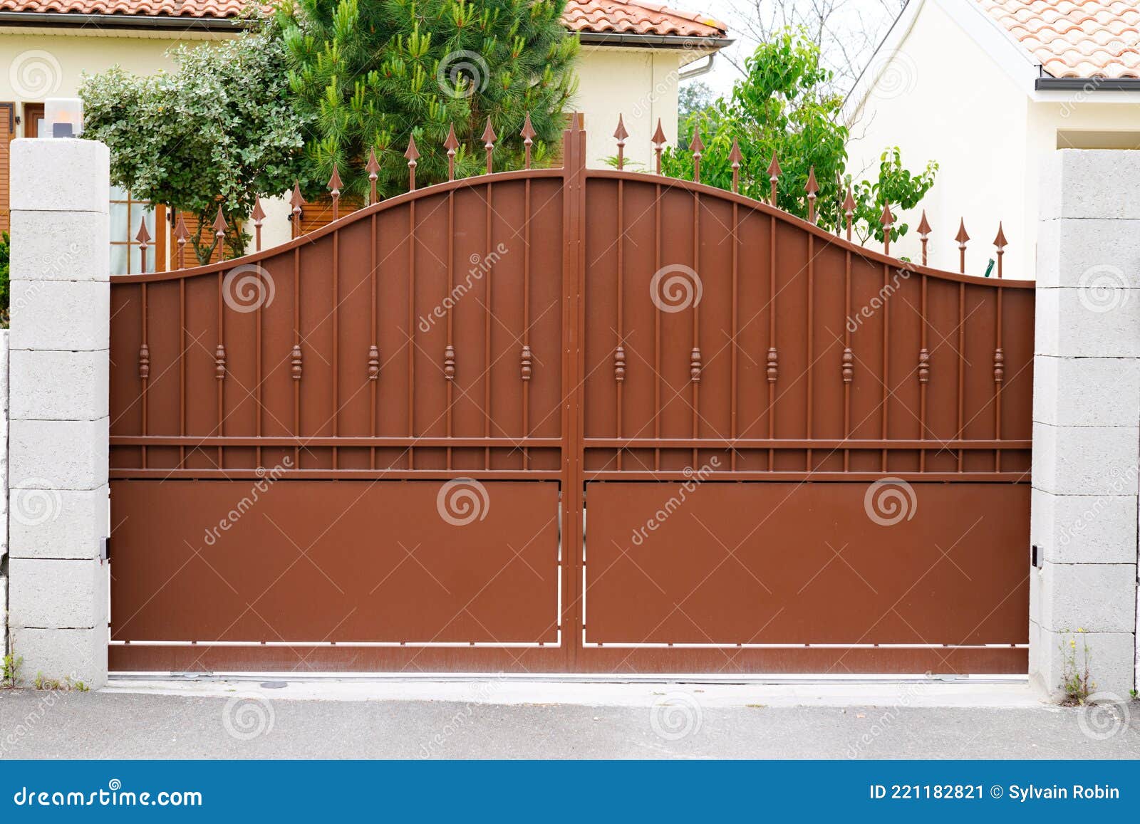 Brown Steel Retro Design Metal Gate Door House Portal of Suburb ...